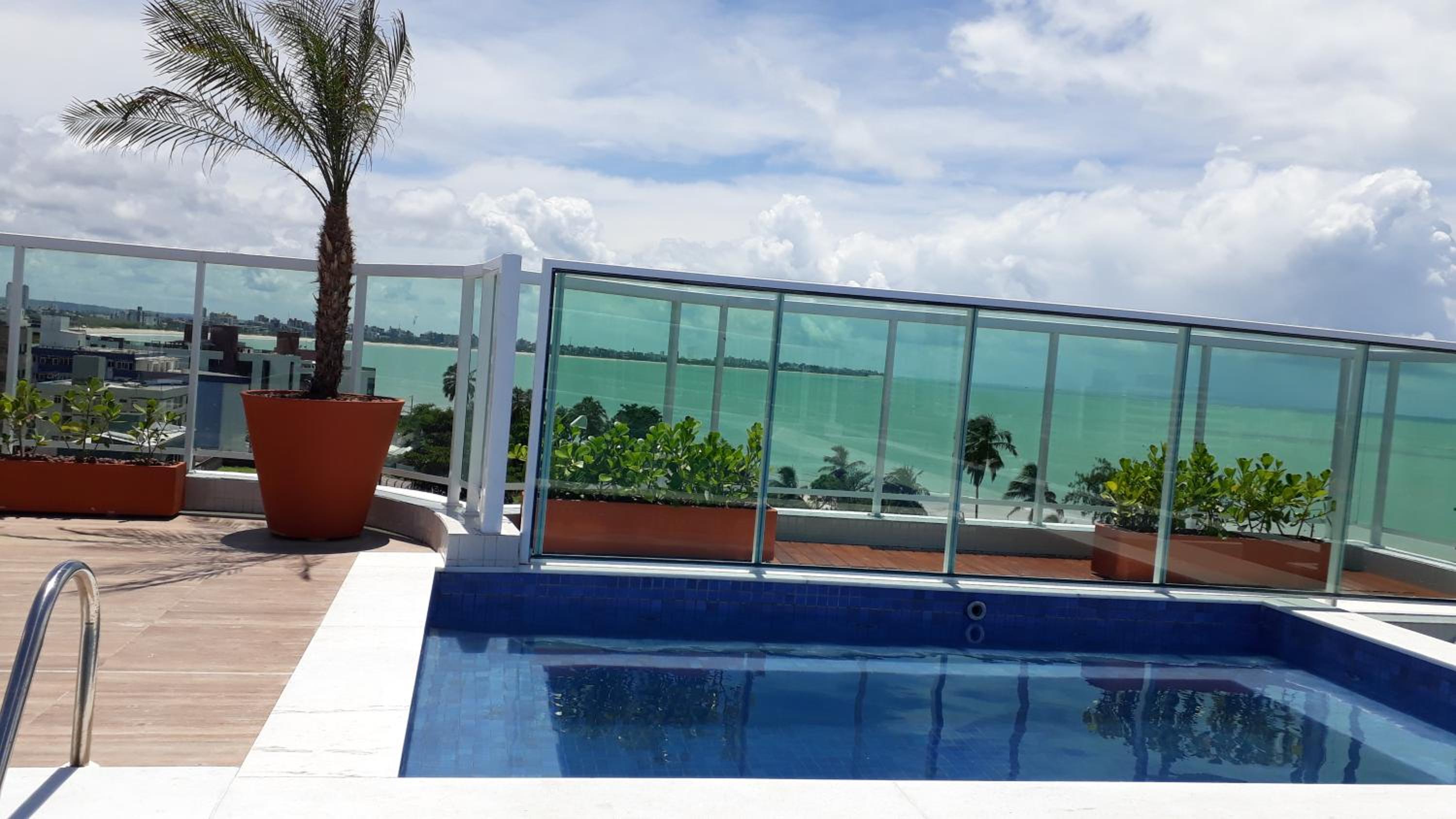 Flat praia Bessa conforto localização e seguro