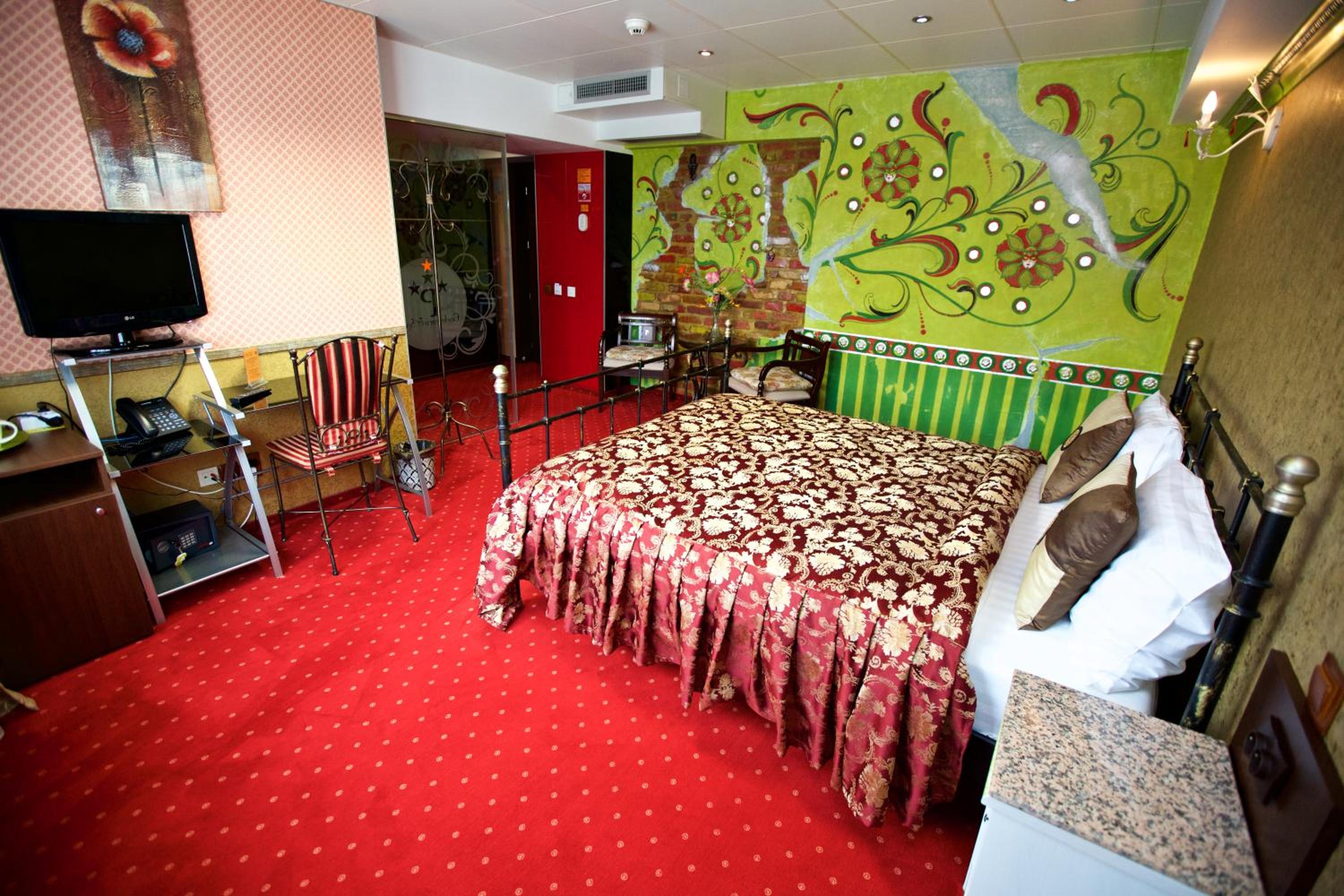 LEGENDS Chambers by Grand Pier Boutique