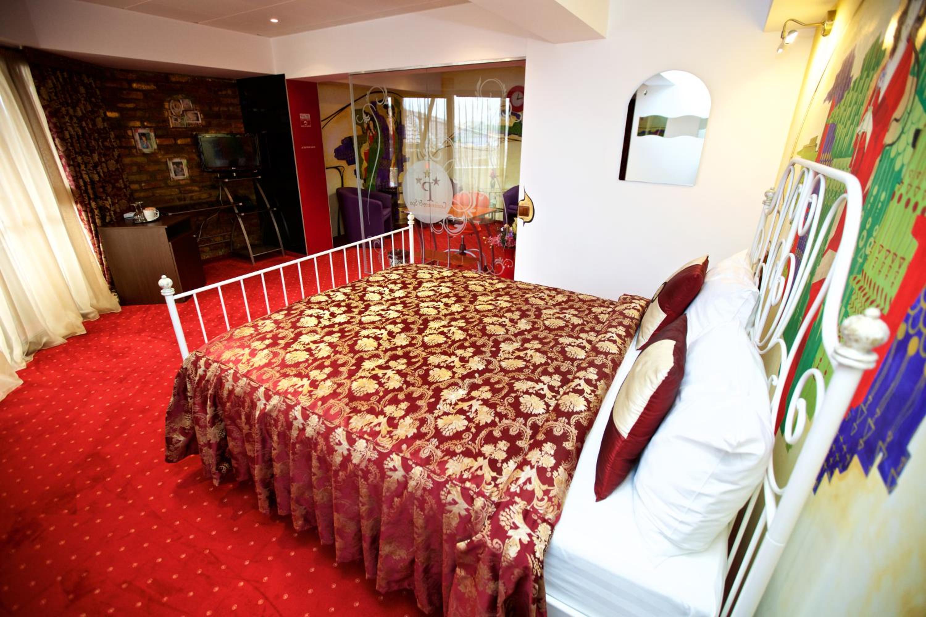 LEGENDS Chambers by Grand Pier Boutique