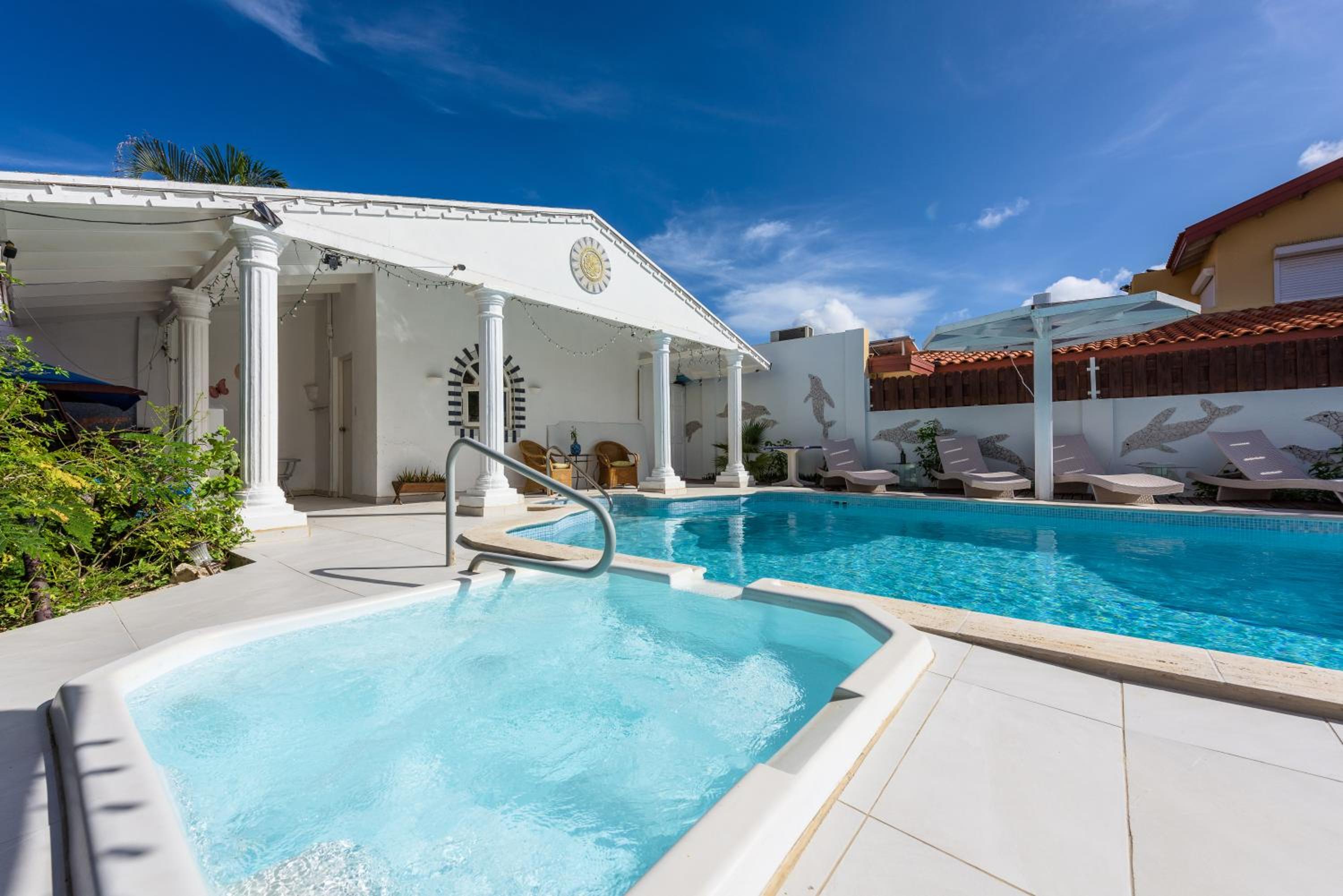 Sunflower Villa Studios