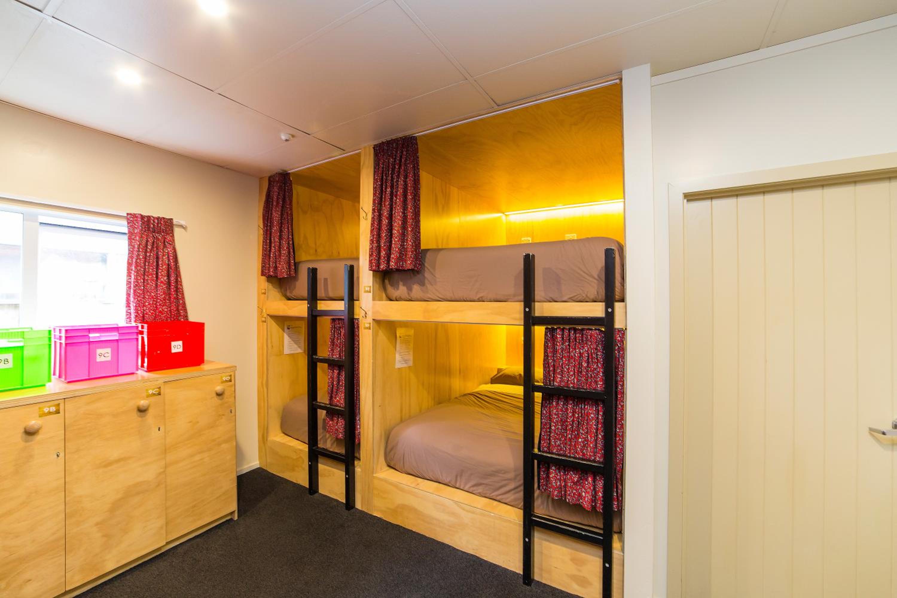 Tahuna Pod Hostel