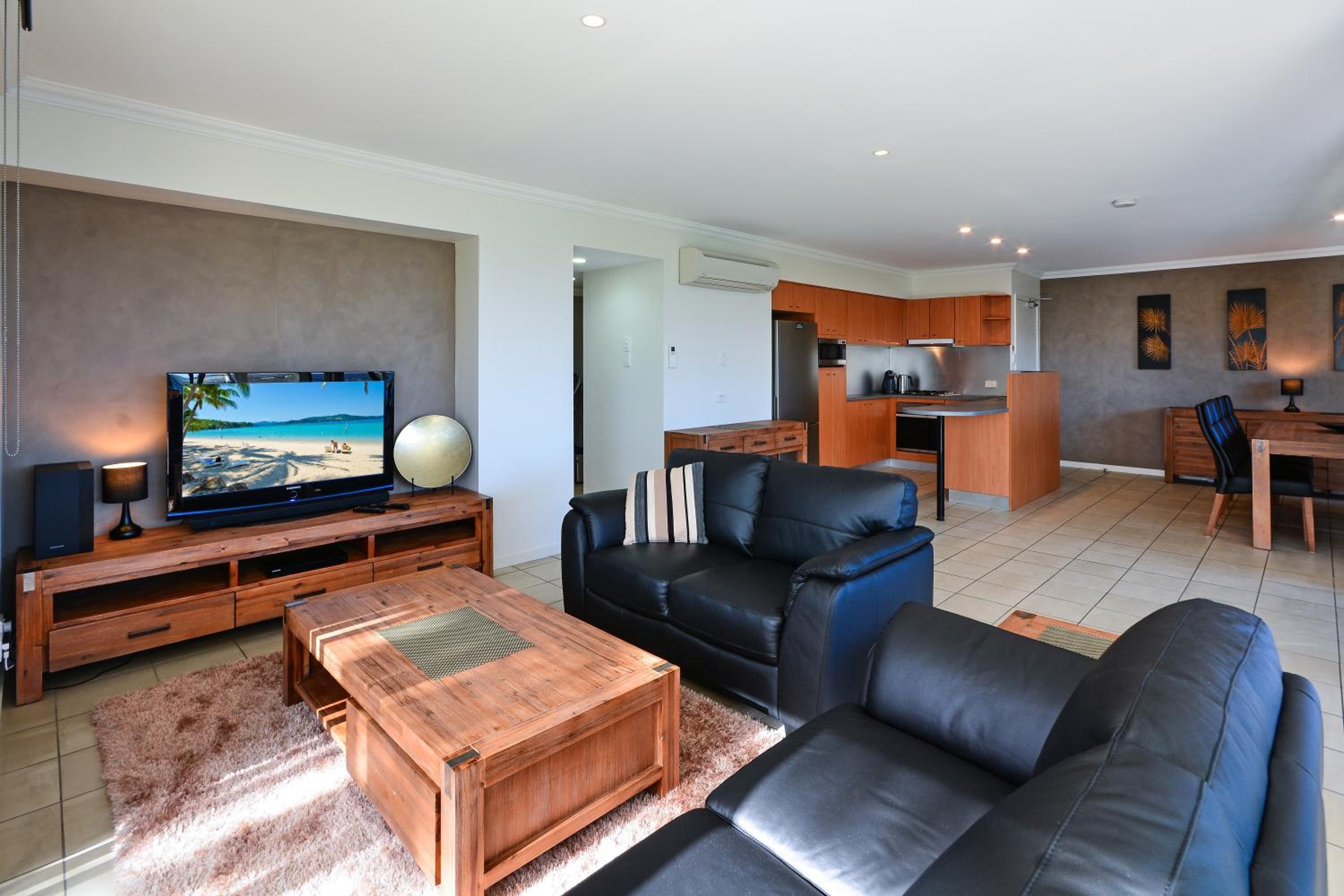 Oasis Apartments on Hamilton Island by HIHA