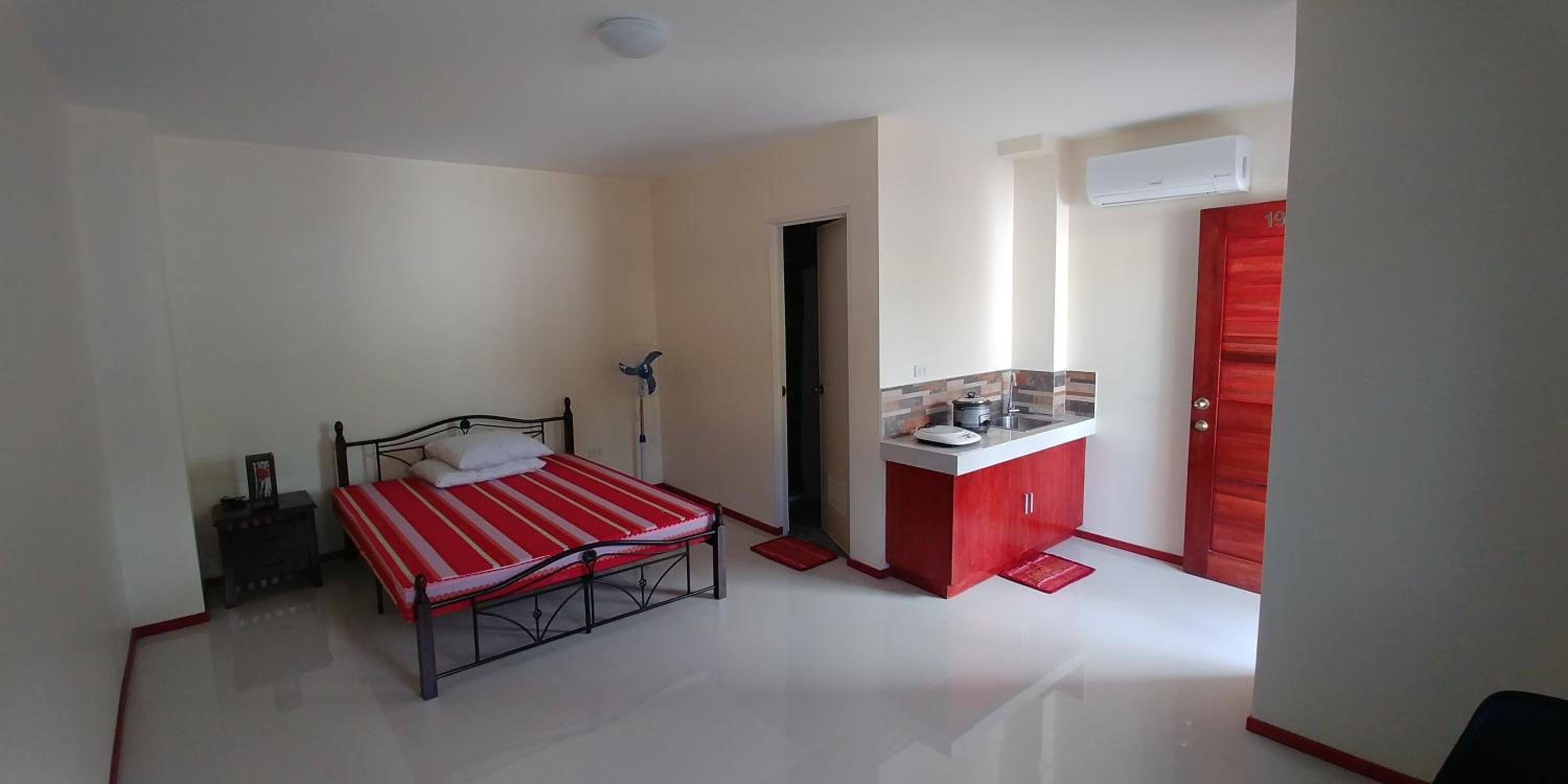 Photo 10