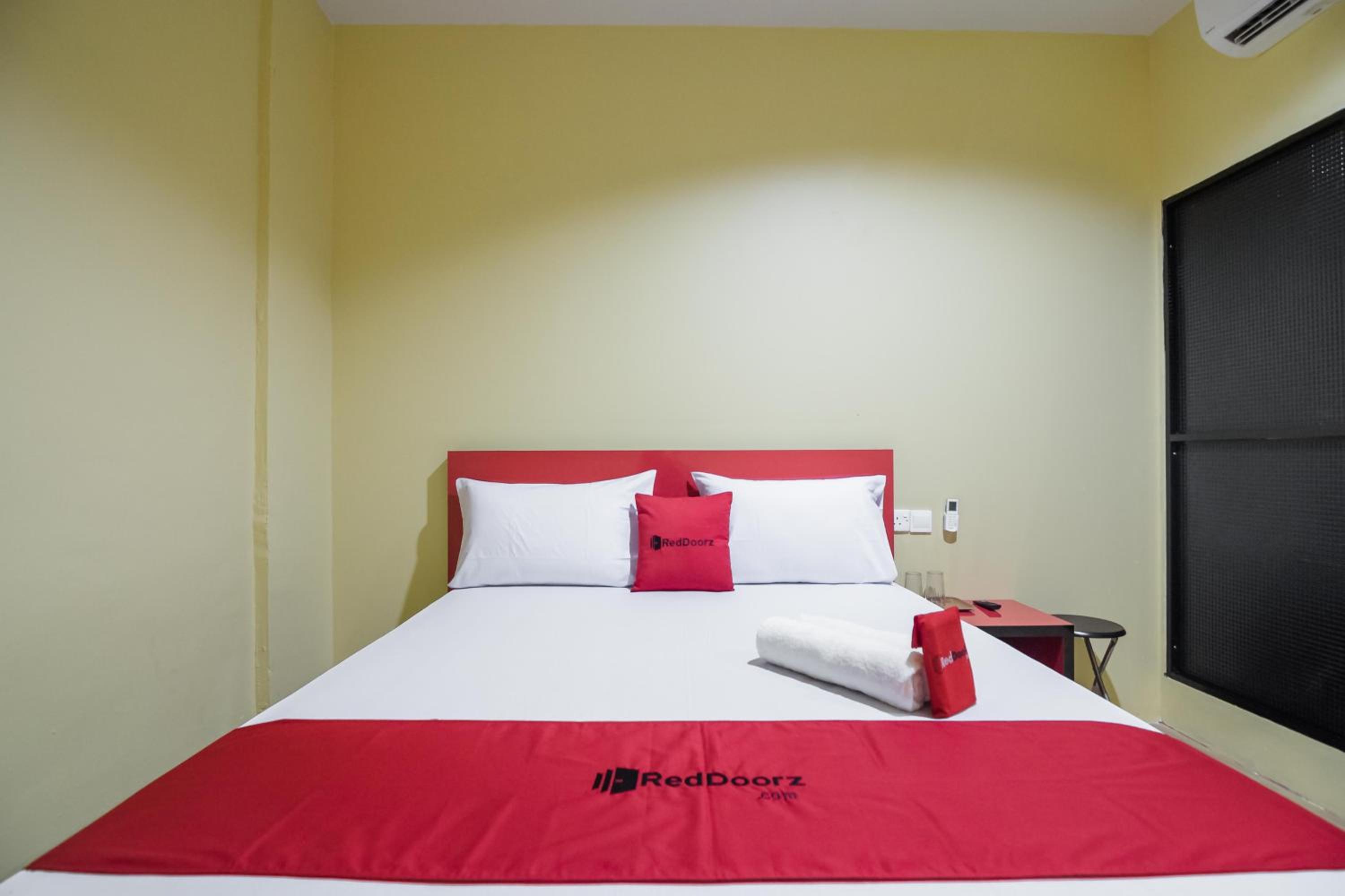 RedDoorz @ Batu Aji Batam 2 view 4