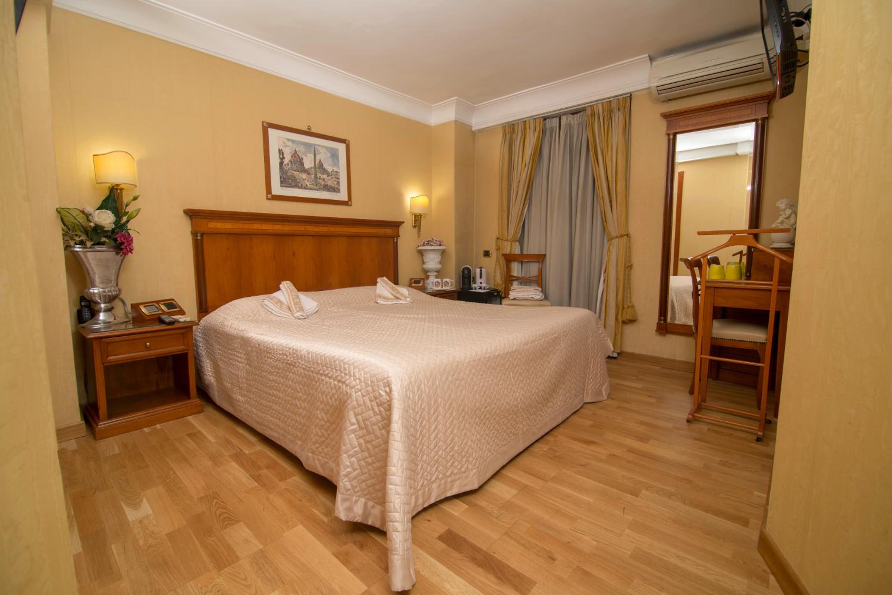 Luxury Rooms H 2000 Roma