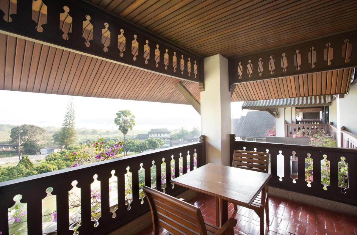 Balcony & Terrace