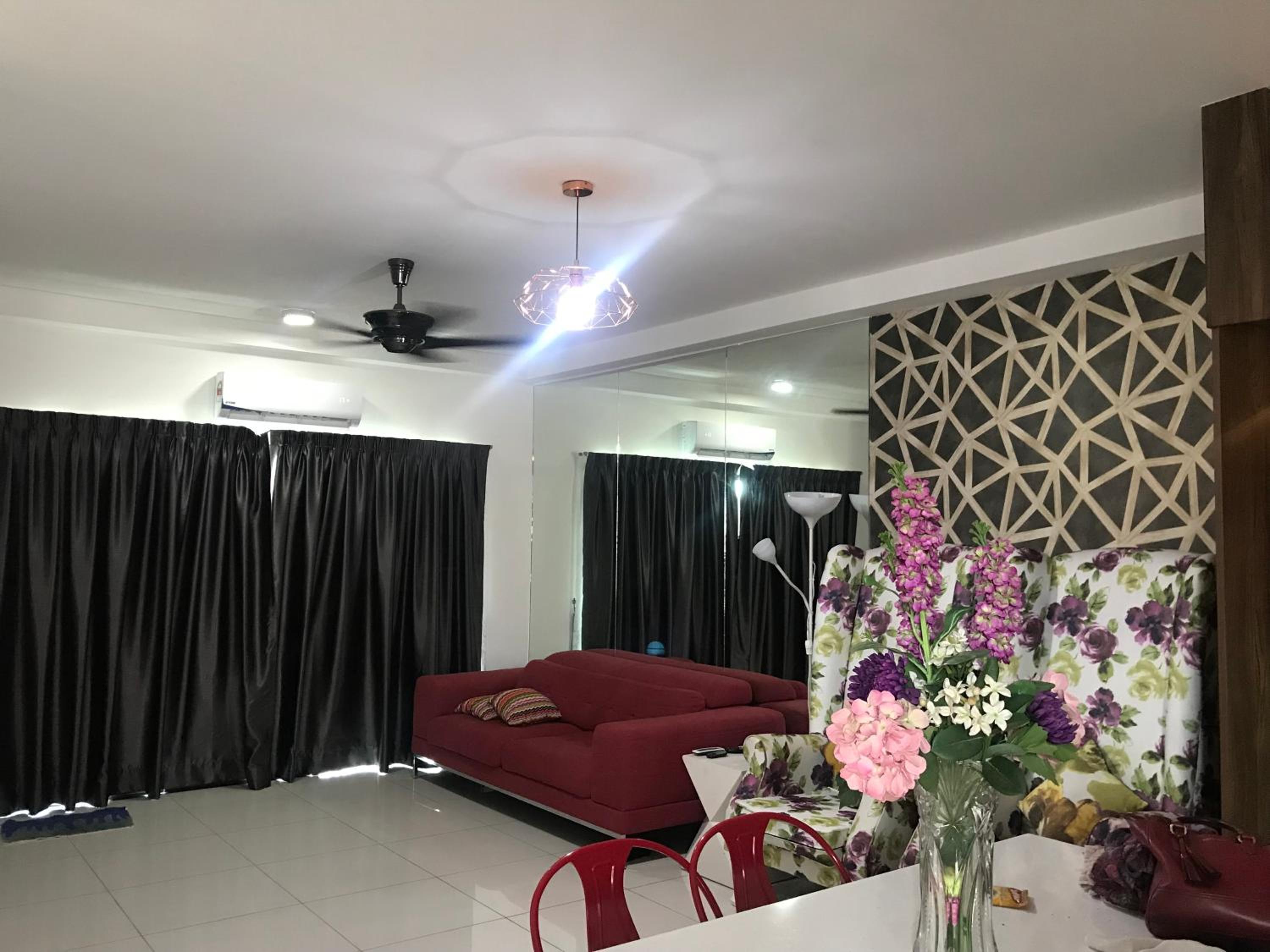 Luxury Homestay at Emira Residence photo 5