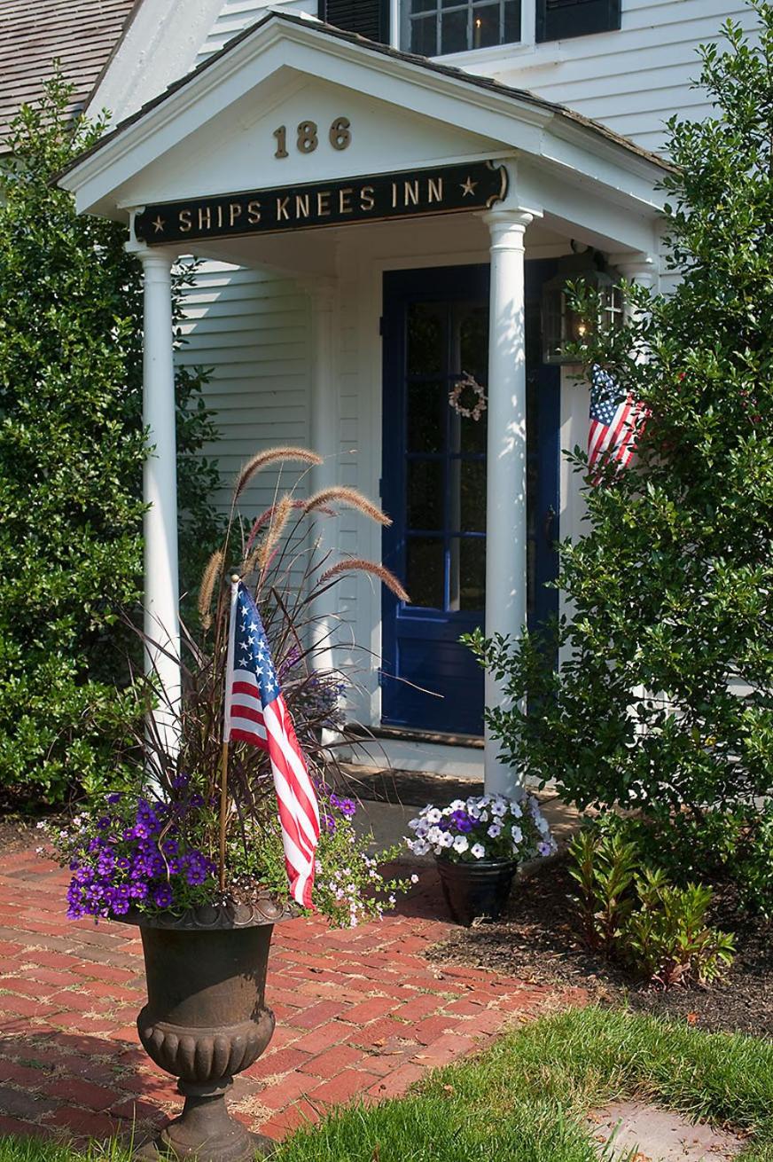 Ship's Knees Inn