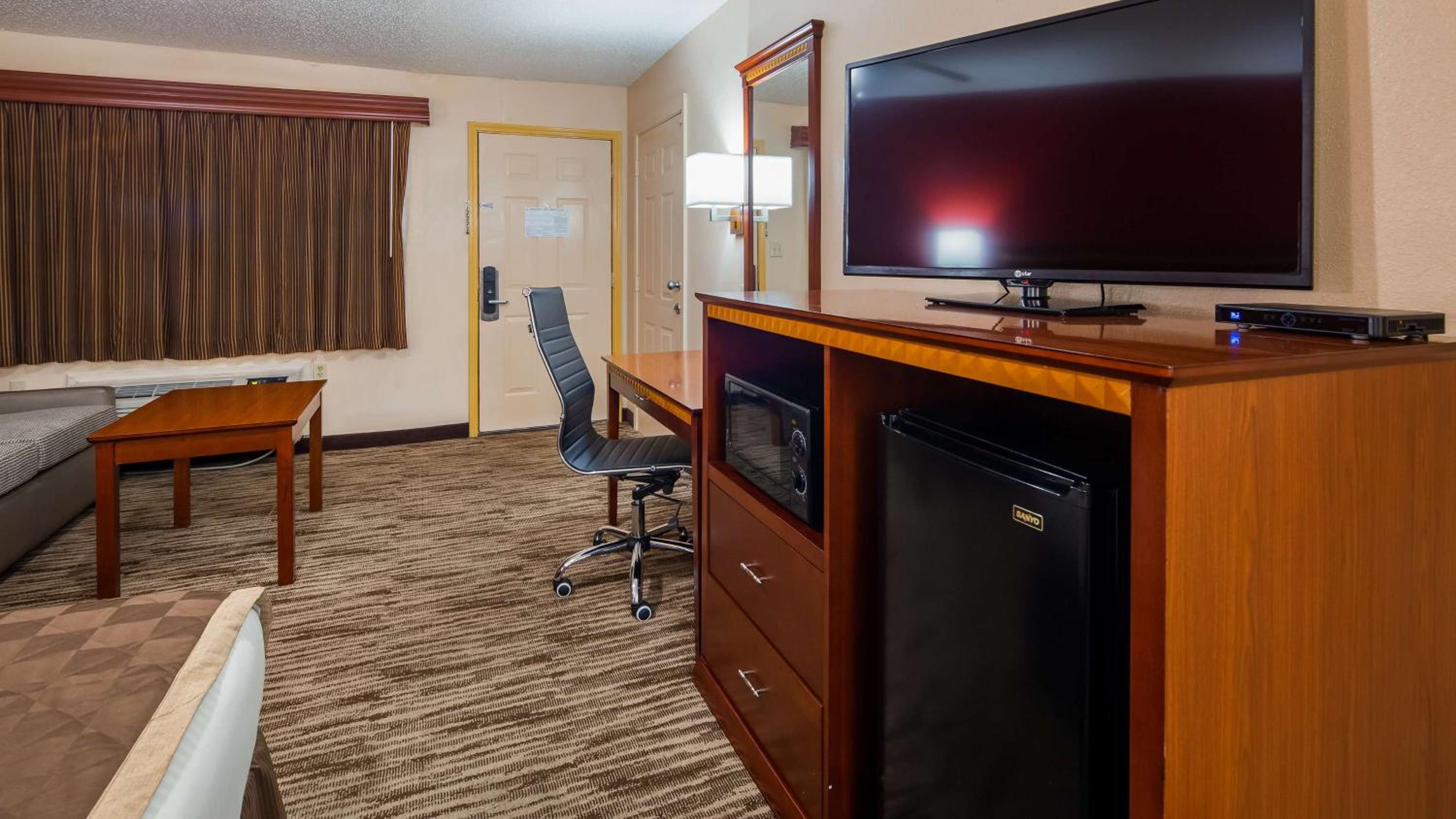 Marshall Vacations - Best Western Executive Inn - Property Image 11