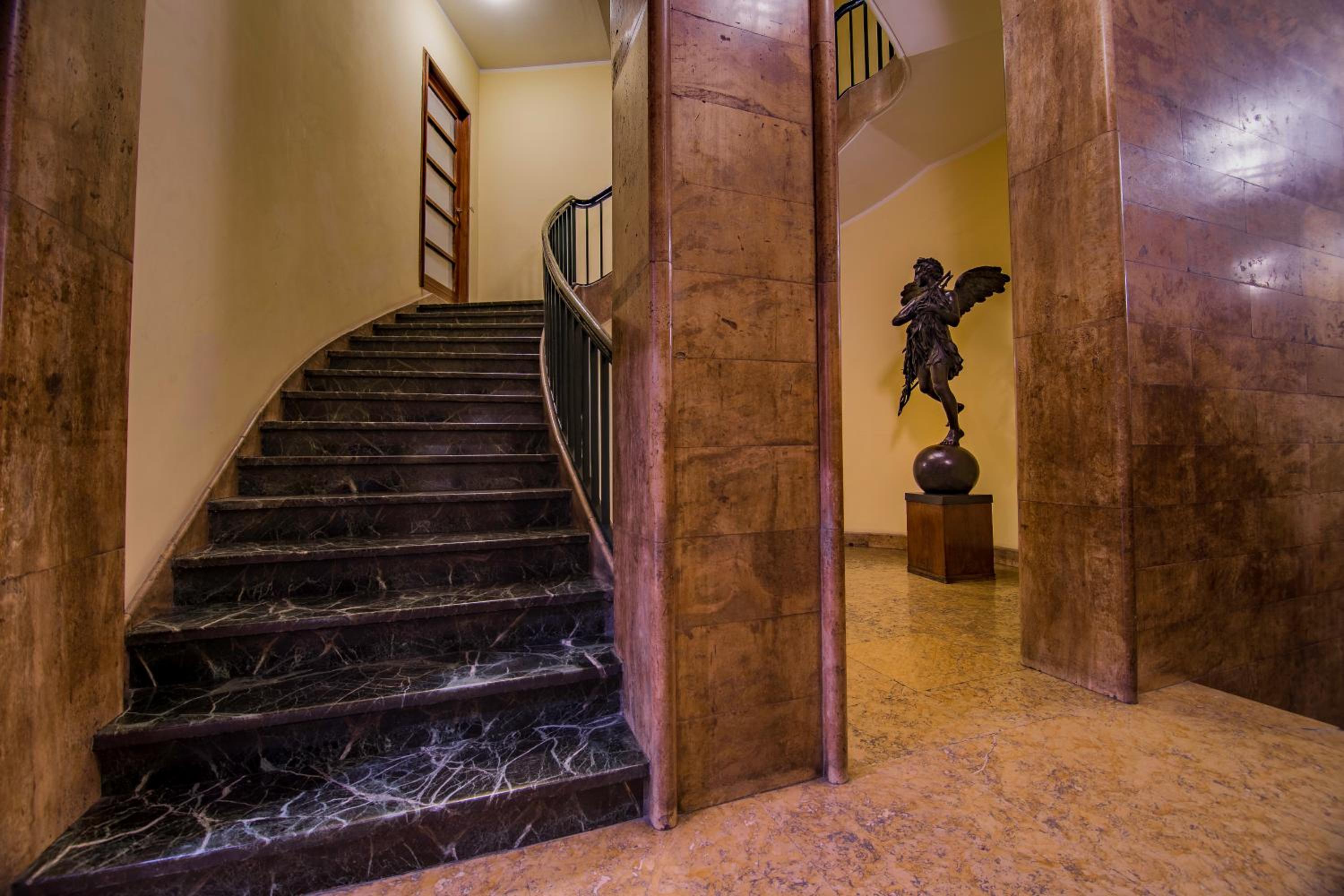 Luxury Rooms H 2000 Roma