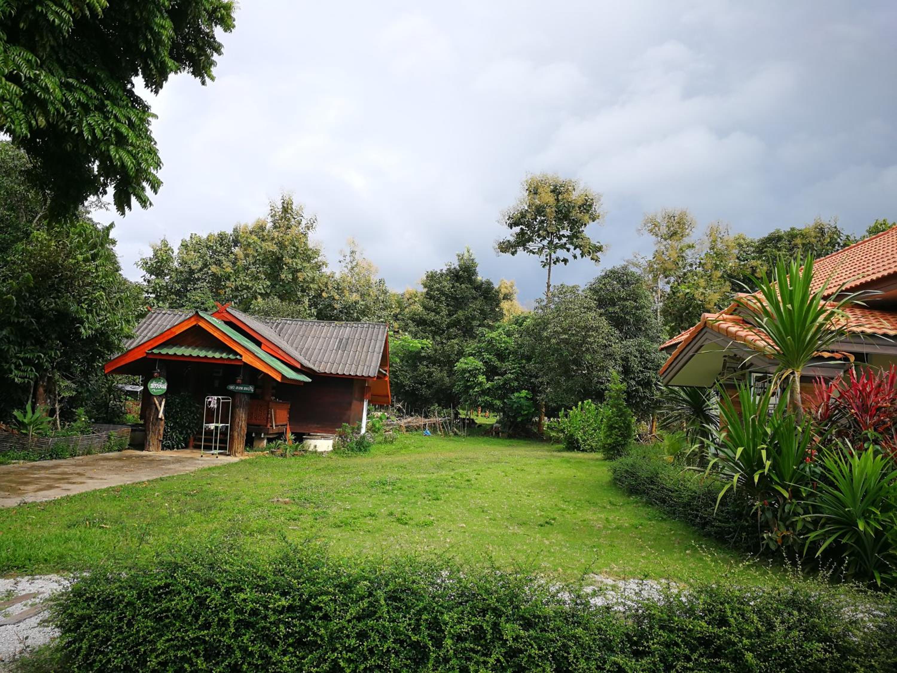 Home Garden Chaeson บ้านสวน ชวนฝัน