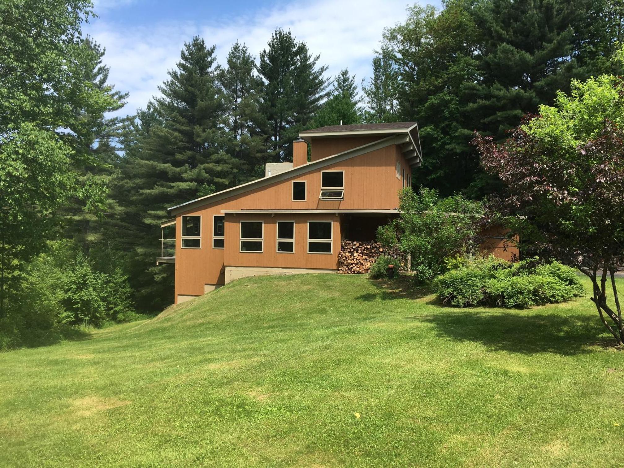 Hotel Crossett Hill Lodge - Image 1