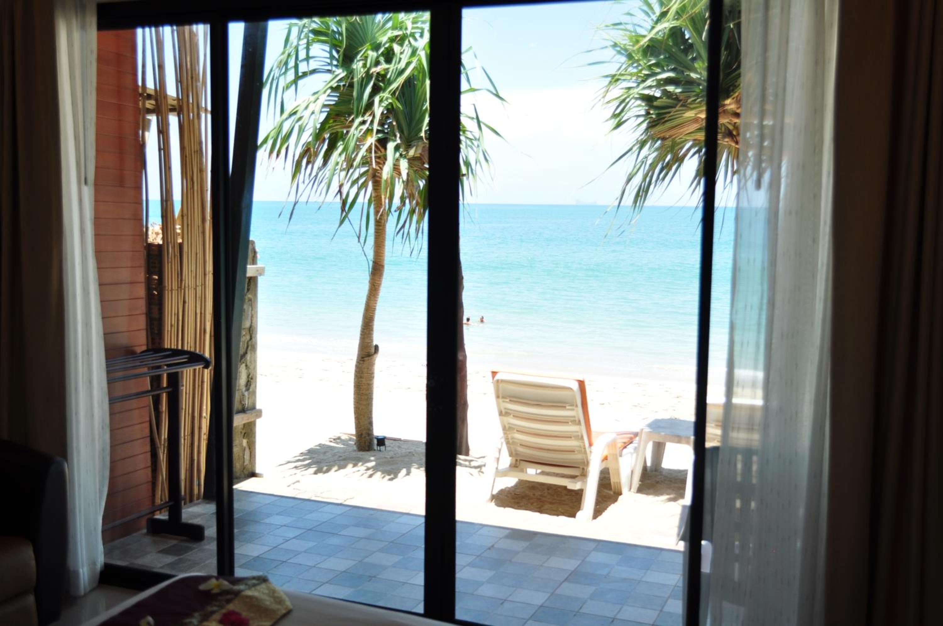 Lanta Seafront Resort