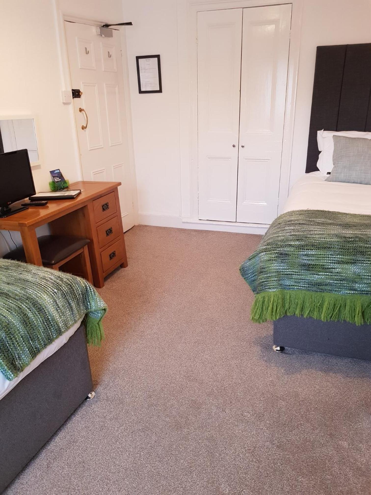 Ty Helyg Guest House