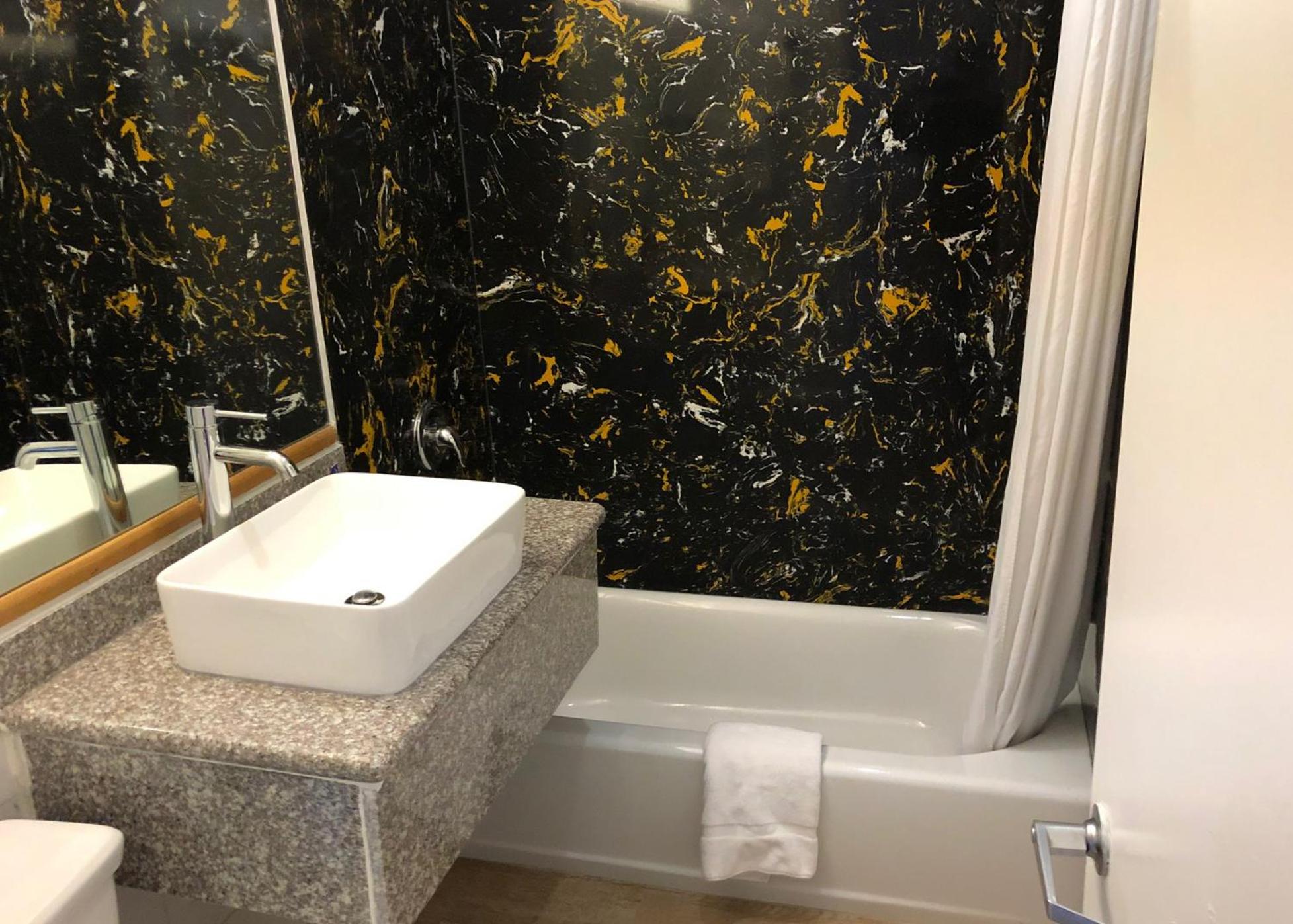 Three Rivers Vacations - Americas Best Value Inn Visalia - Property Image 3