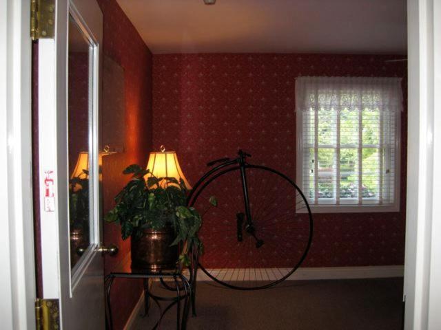 Canterbury Inn - Property Image 11