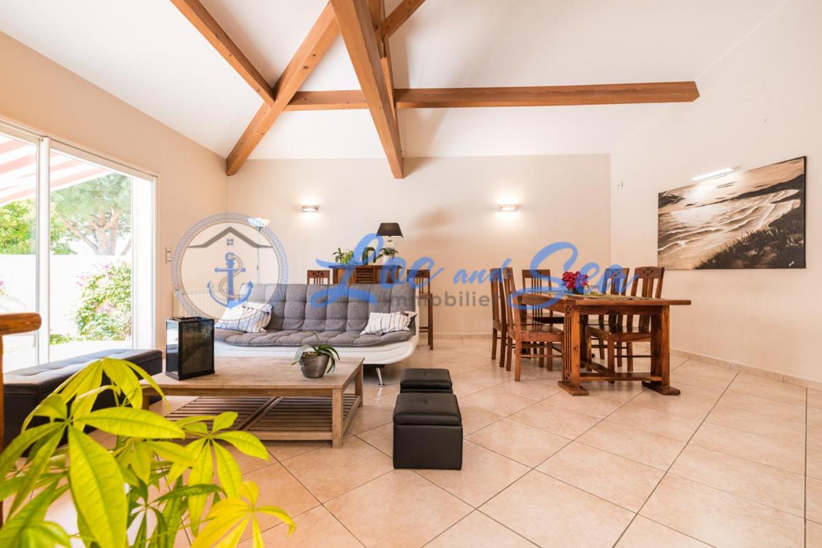 Maison Flamants Roses avec Piscine view 2