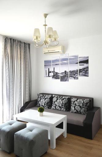 Stela Apartments