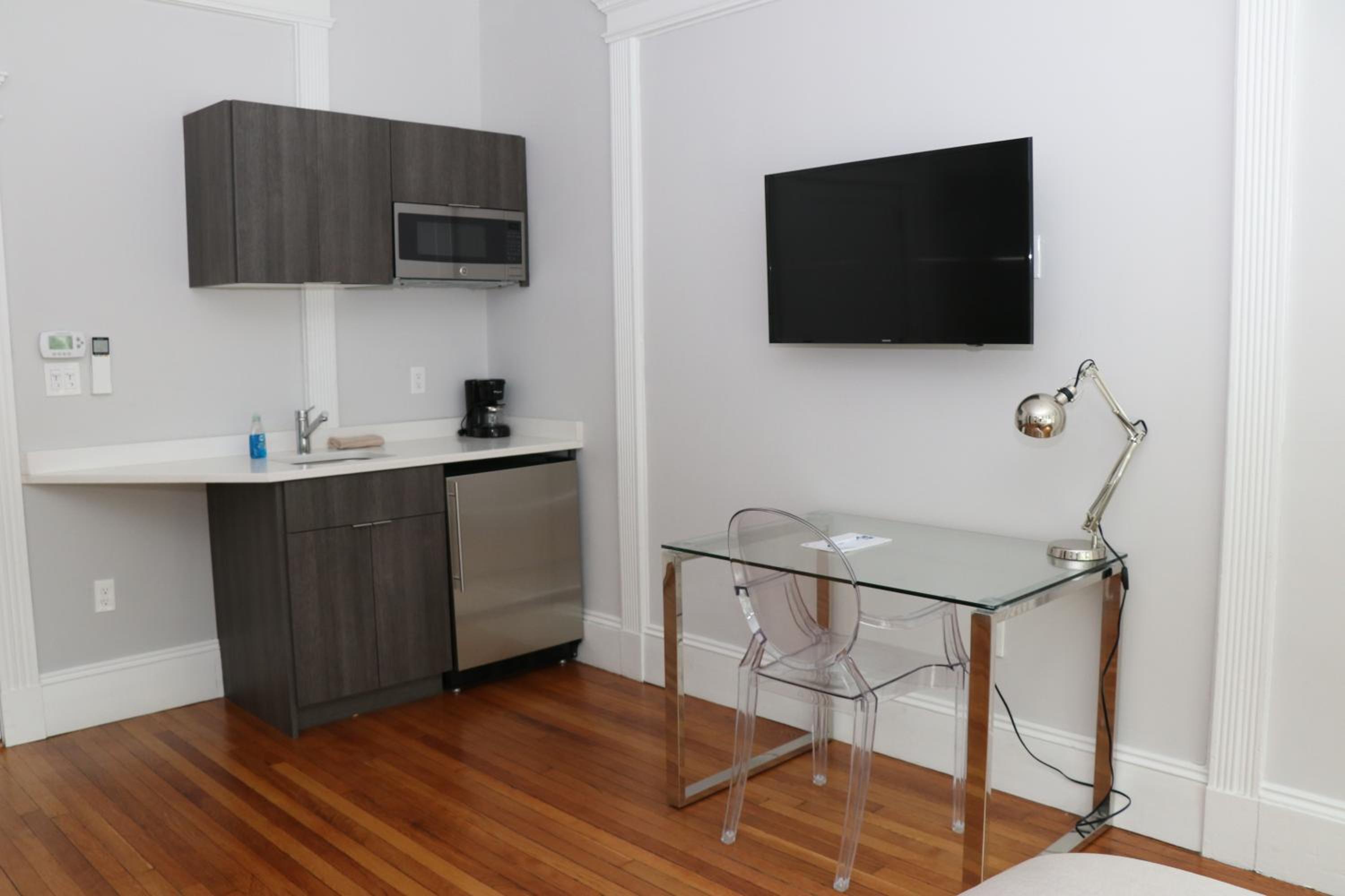 A Stylish Stay w/ a Queen Bed, Heated Floors.. #18 view 3