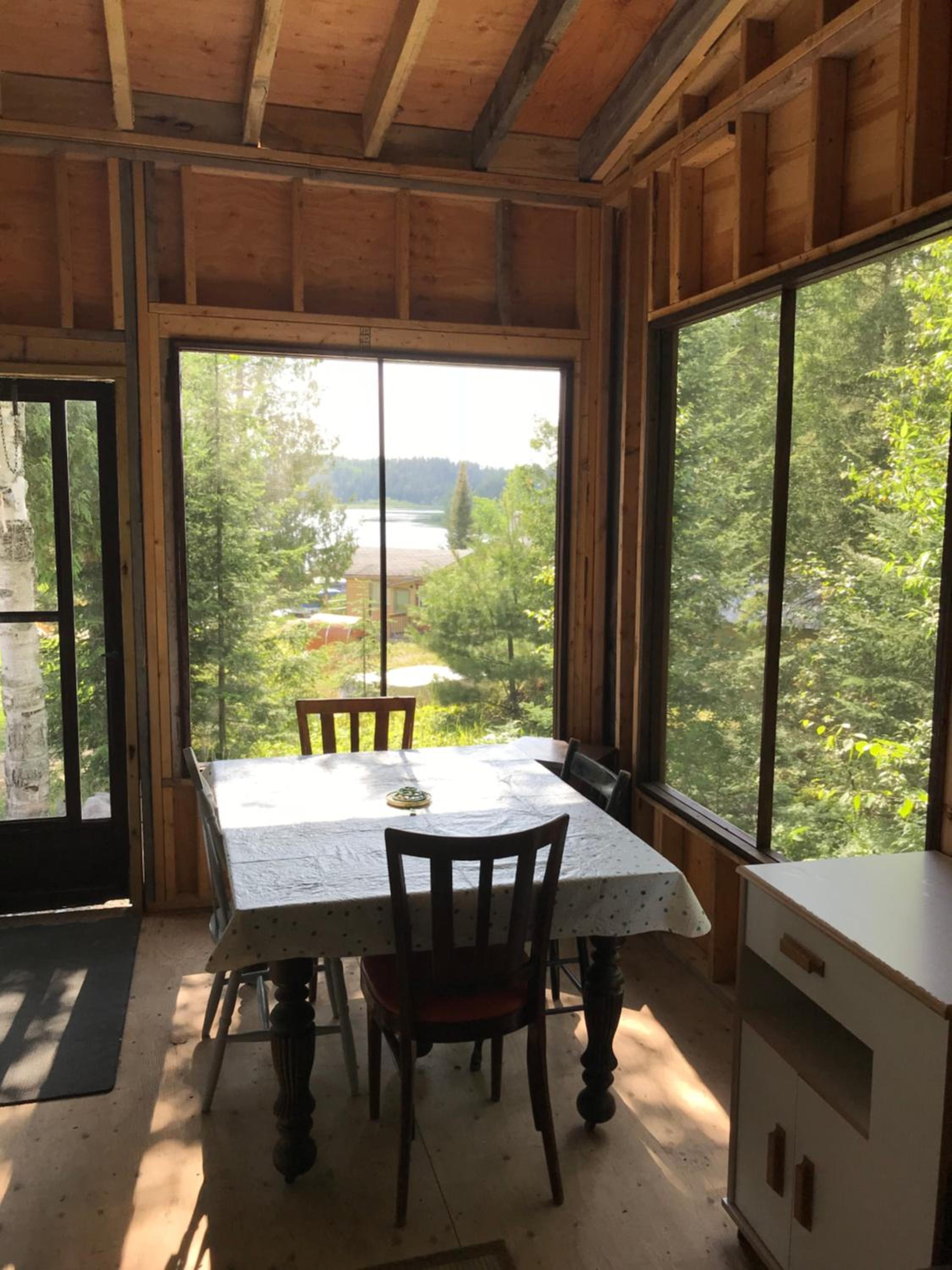 Mowat Landing Cottages