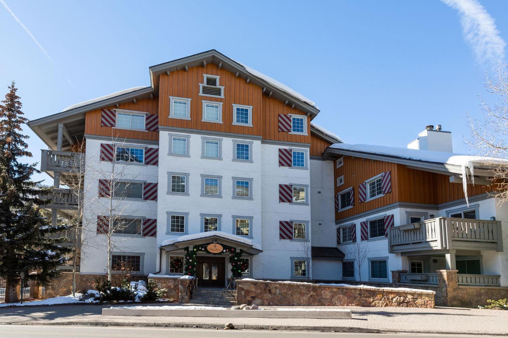 Hotel 9 Vail Road Vail Village 1 to 4 Bedrooms by Vail Realty - Image 1