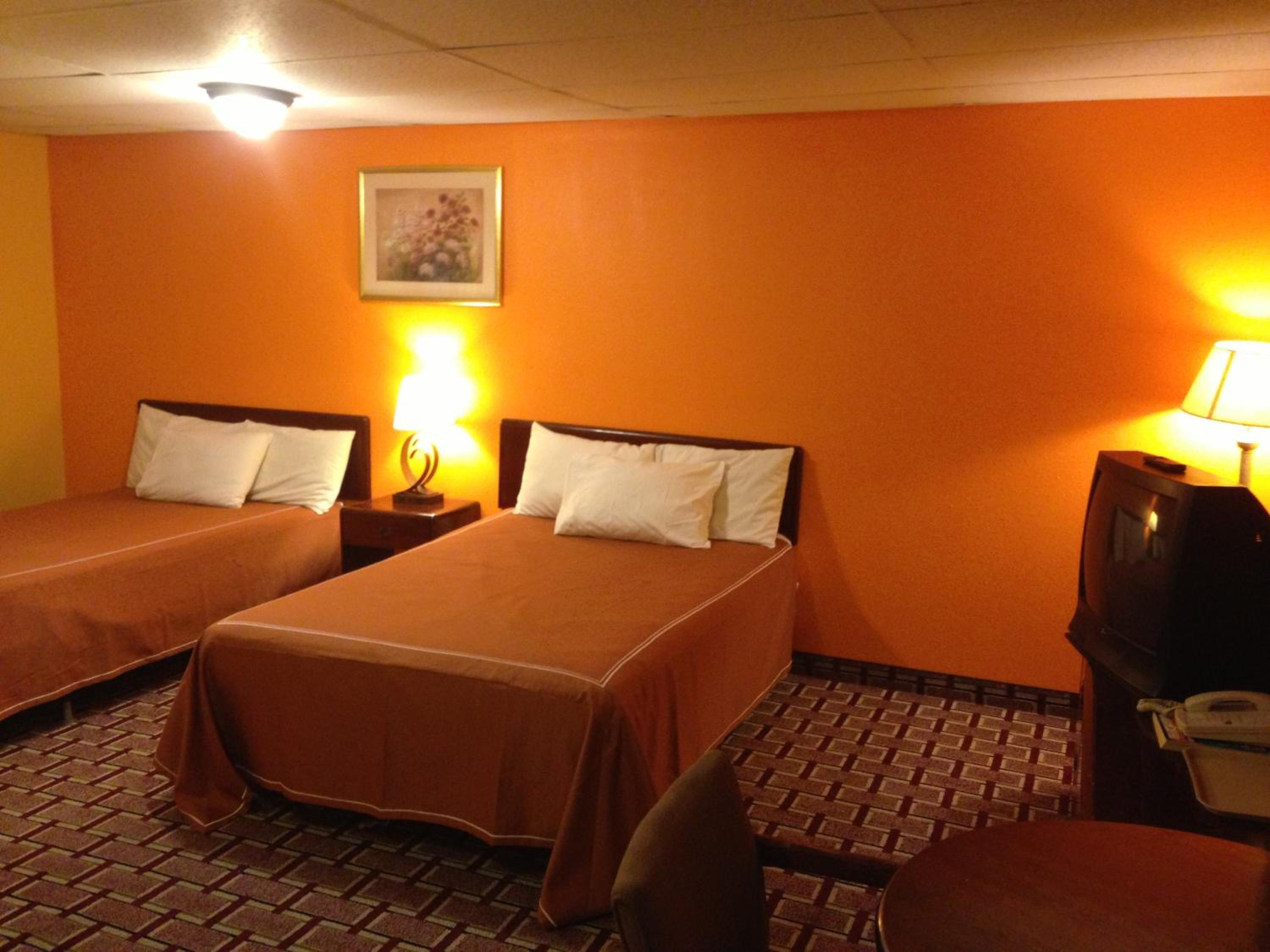 Red Carpet Inn Niagara Falls - Image 5