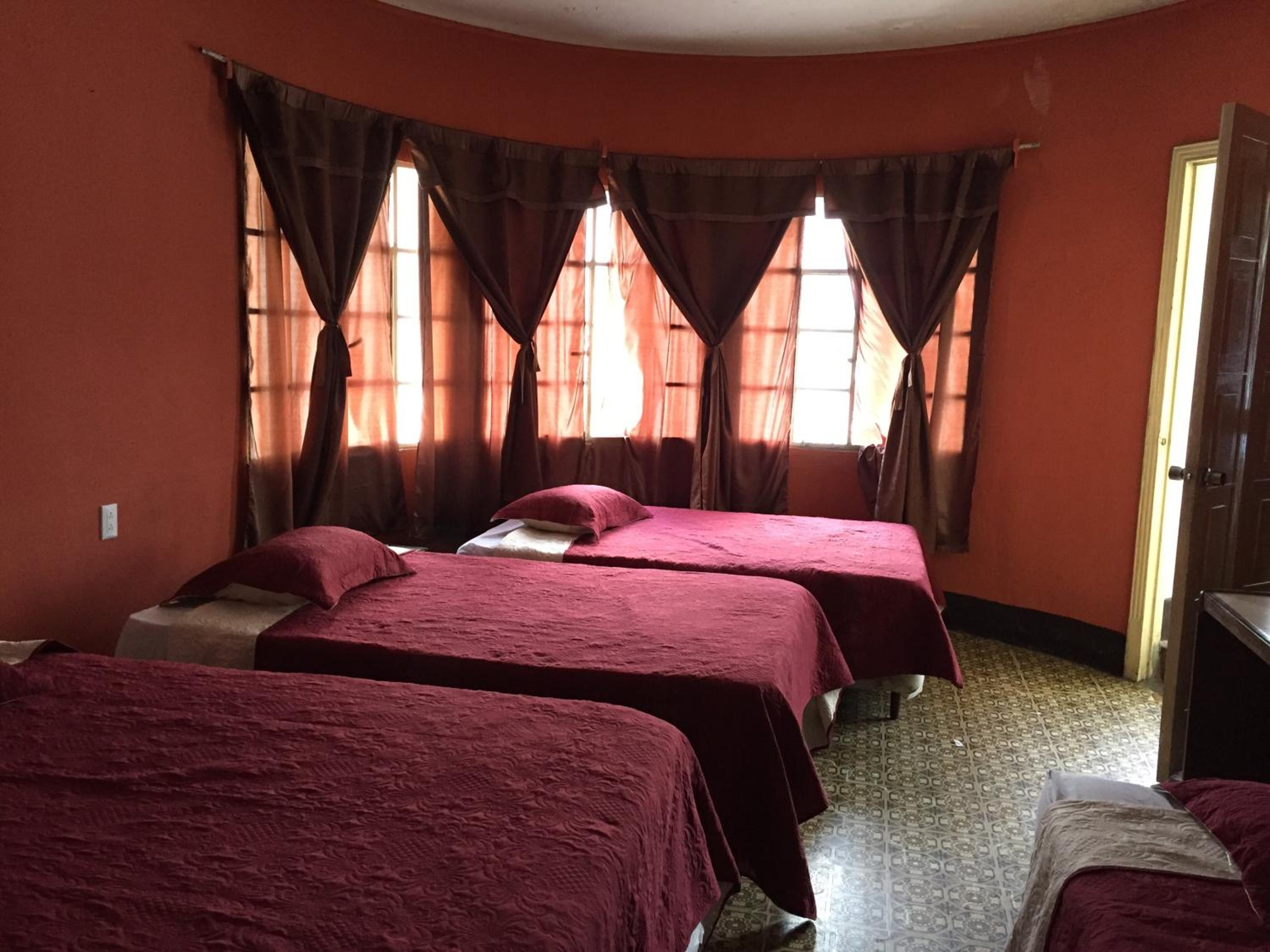 Hotel Mayesstic