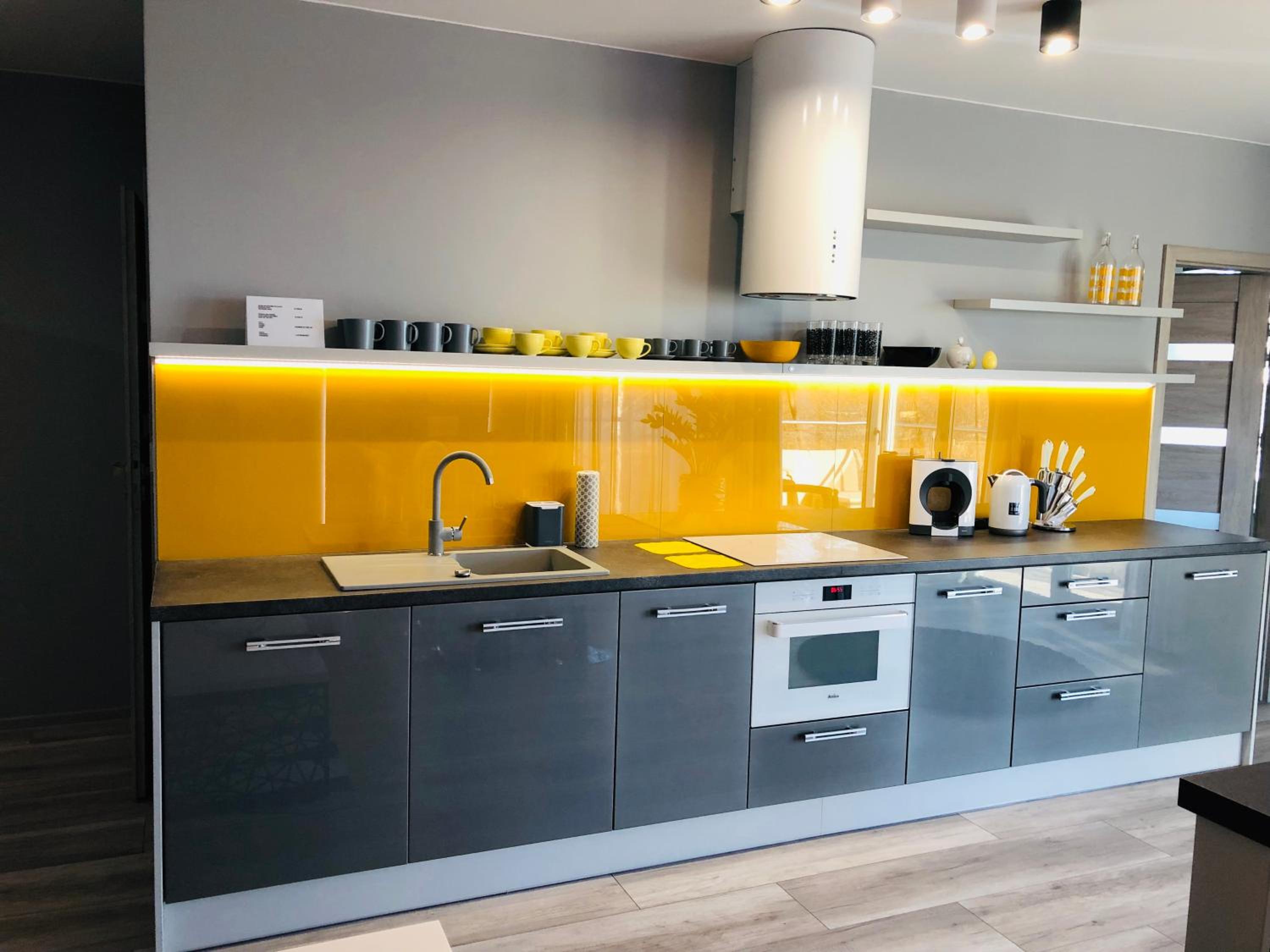 APARTAMENT ELEGANCE YELLOW view 5