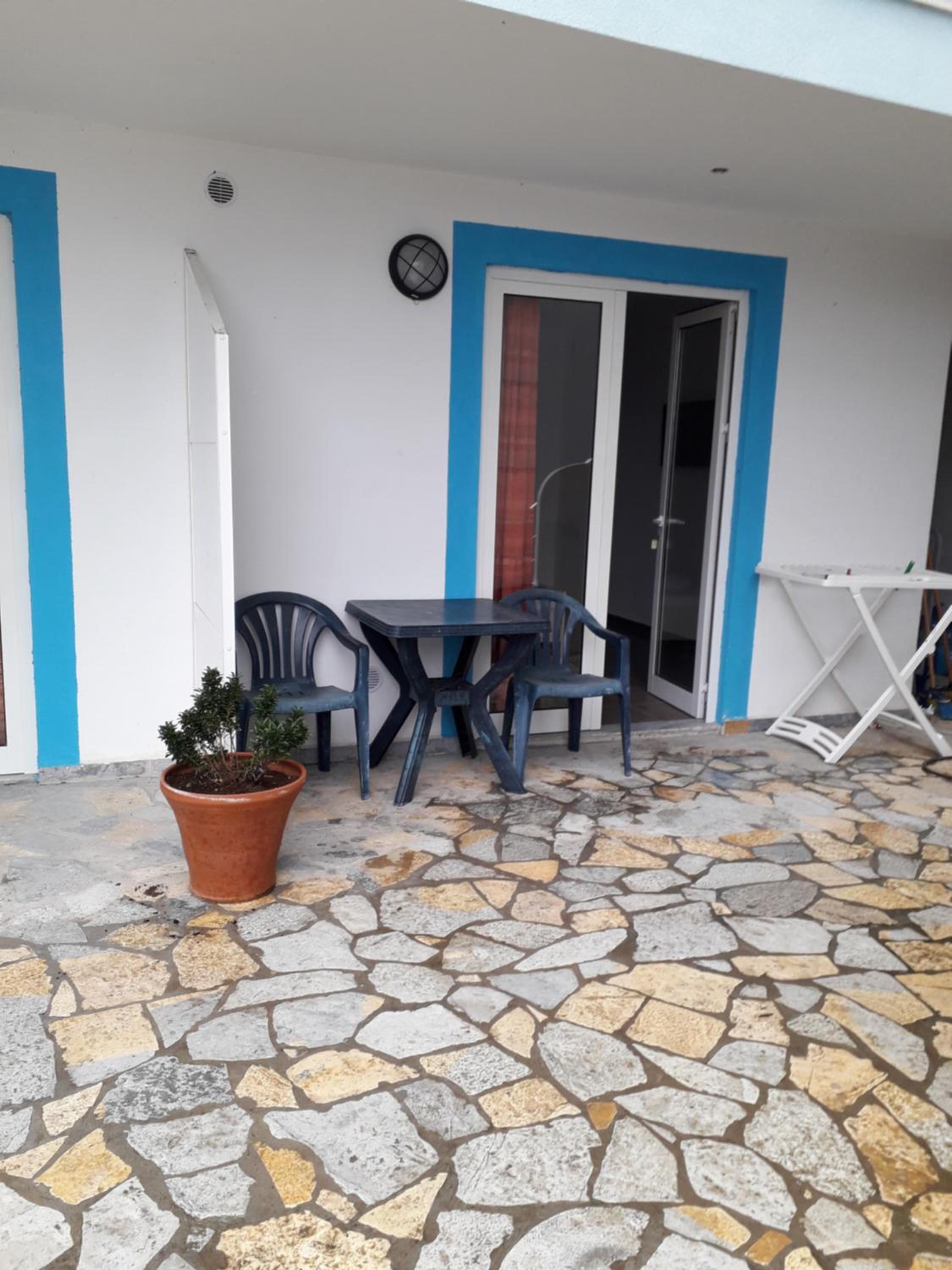Rooms and Apartments Analipsi