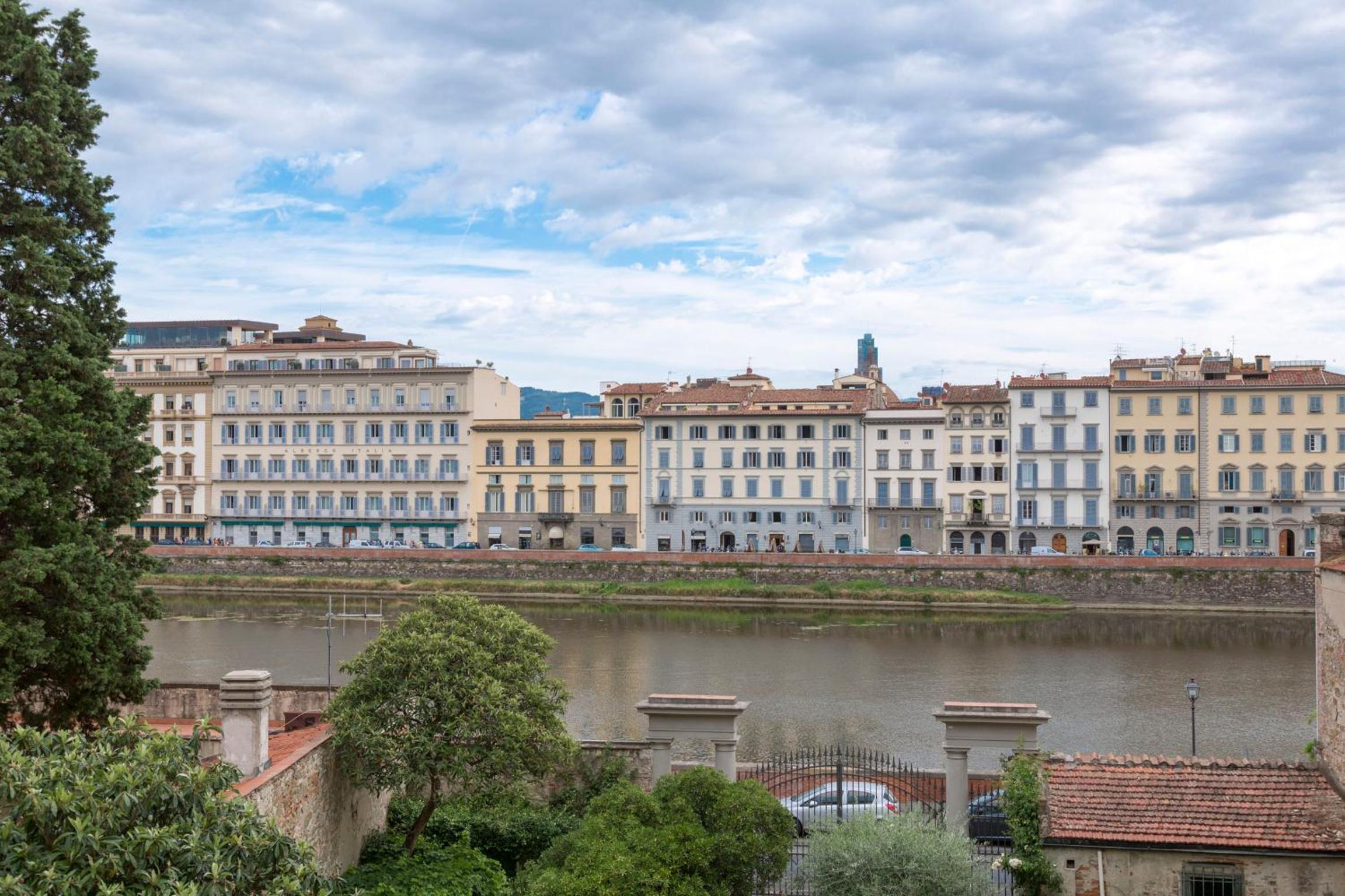 Hotel B&B Stupido Hotel - Image 1