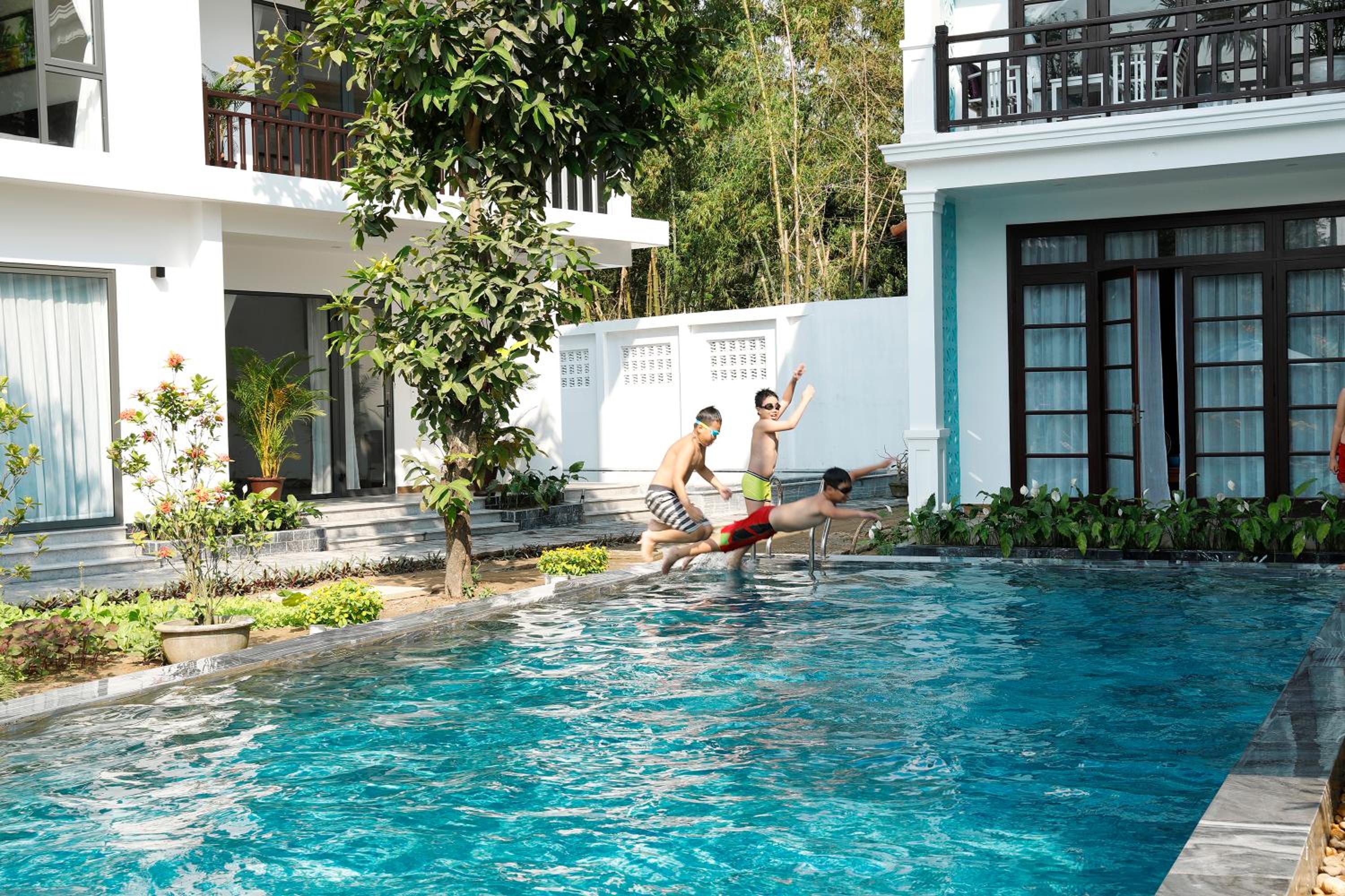 Tropical Garden & Pool Villa