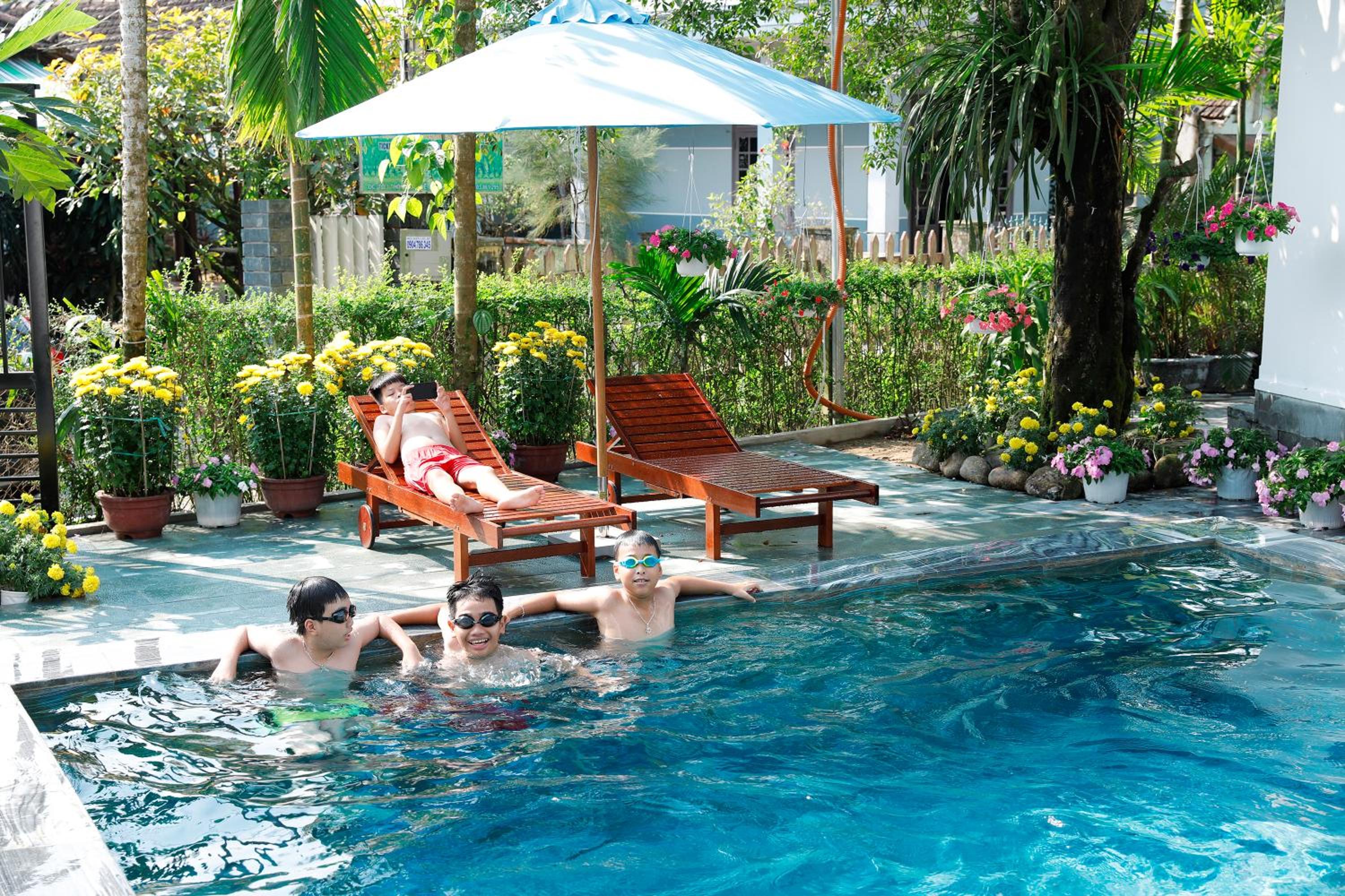 Tropical Garden & Pool Villa