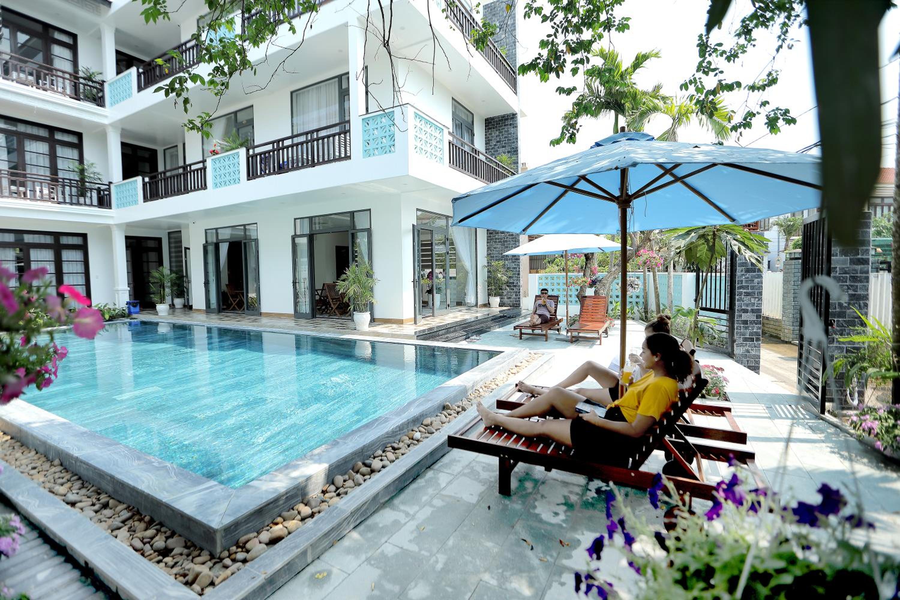 Tropical Garden & Pool Villa