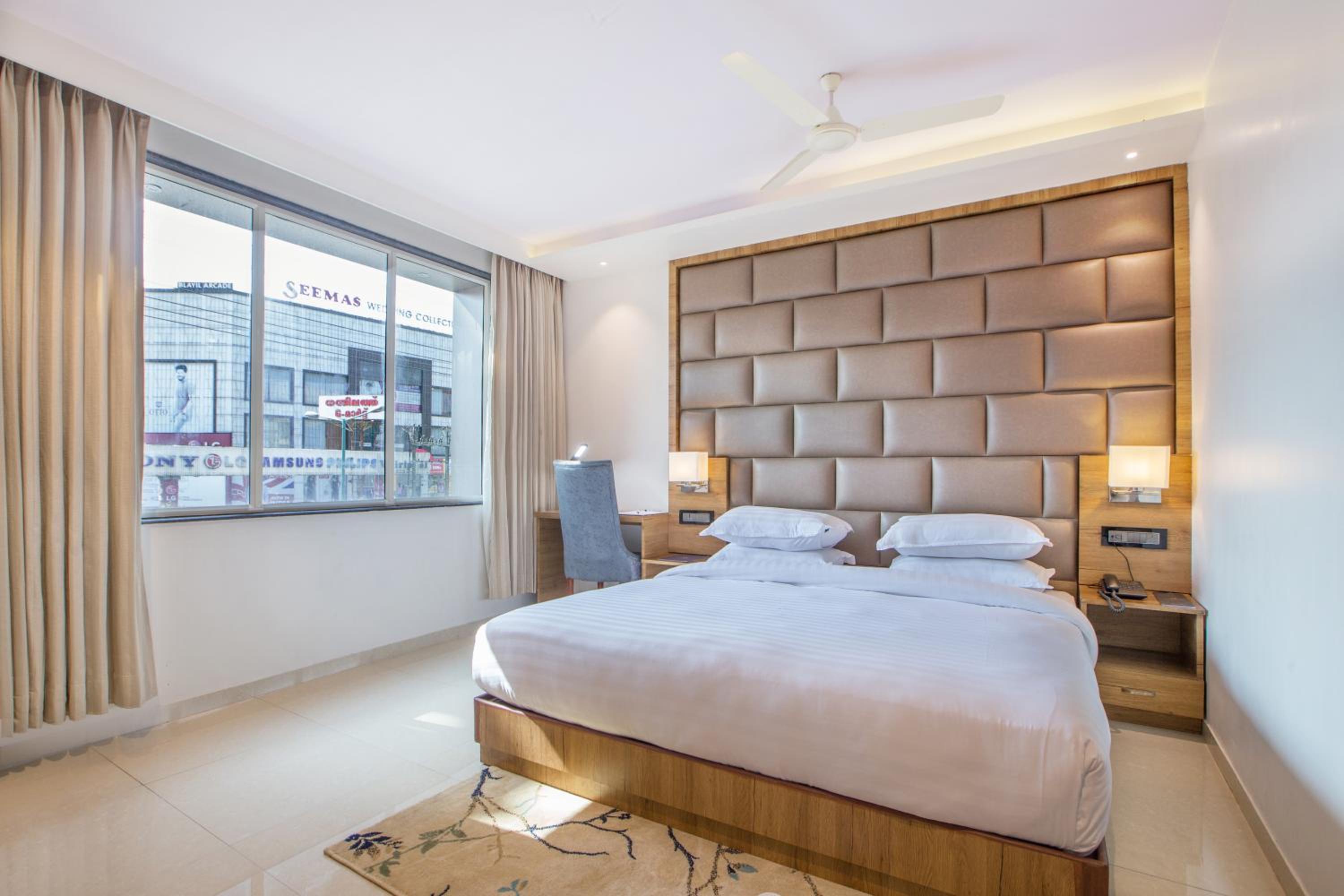 Cochin Vacations - Aura One Hotel - Property Image 5