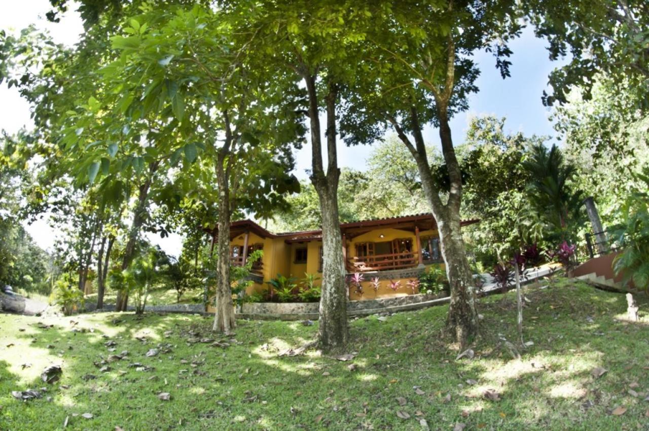 Quinta Teca with two pools near Playa Hermosa beach