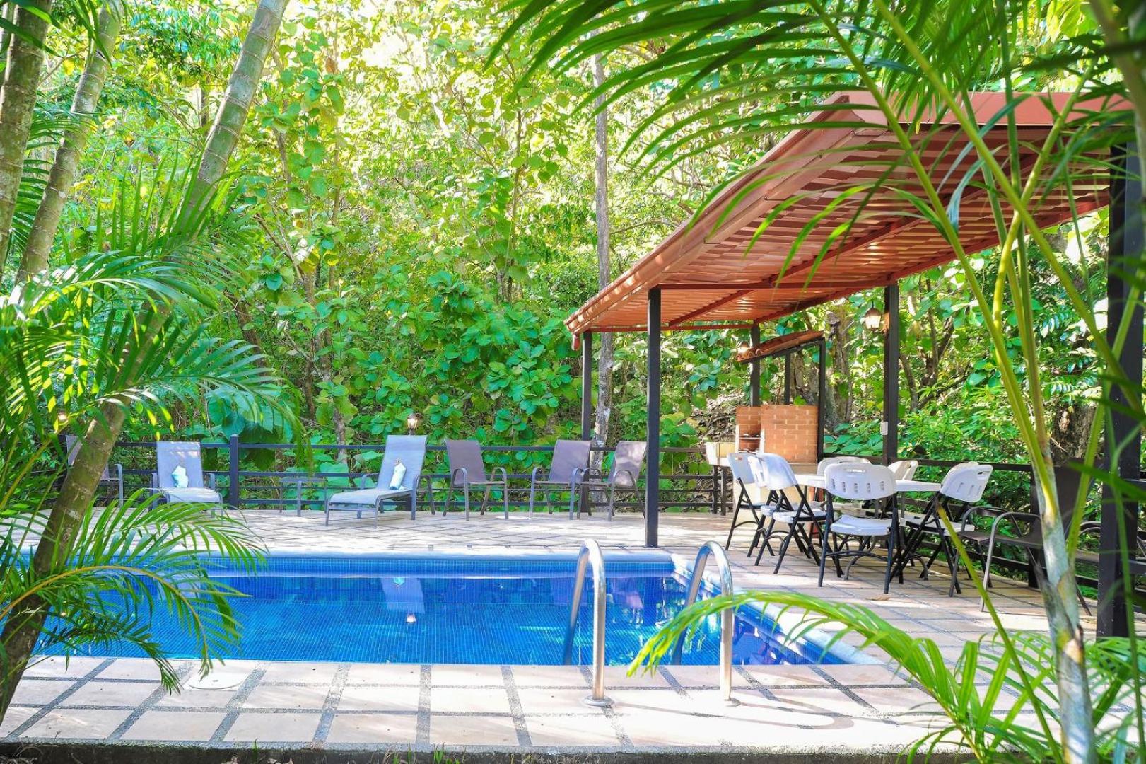 Quinta Teca with two pools near Playa Hermosa beach