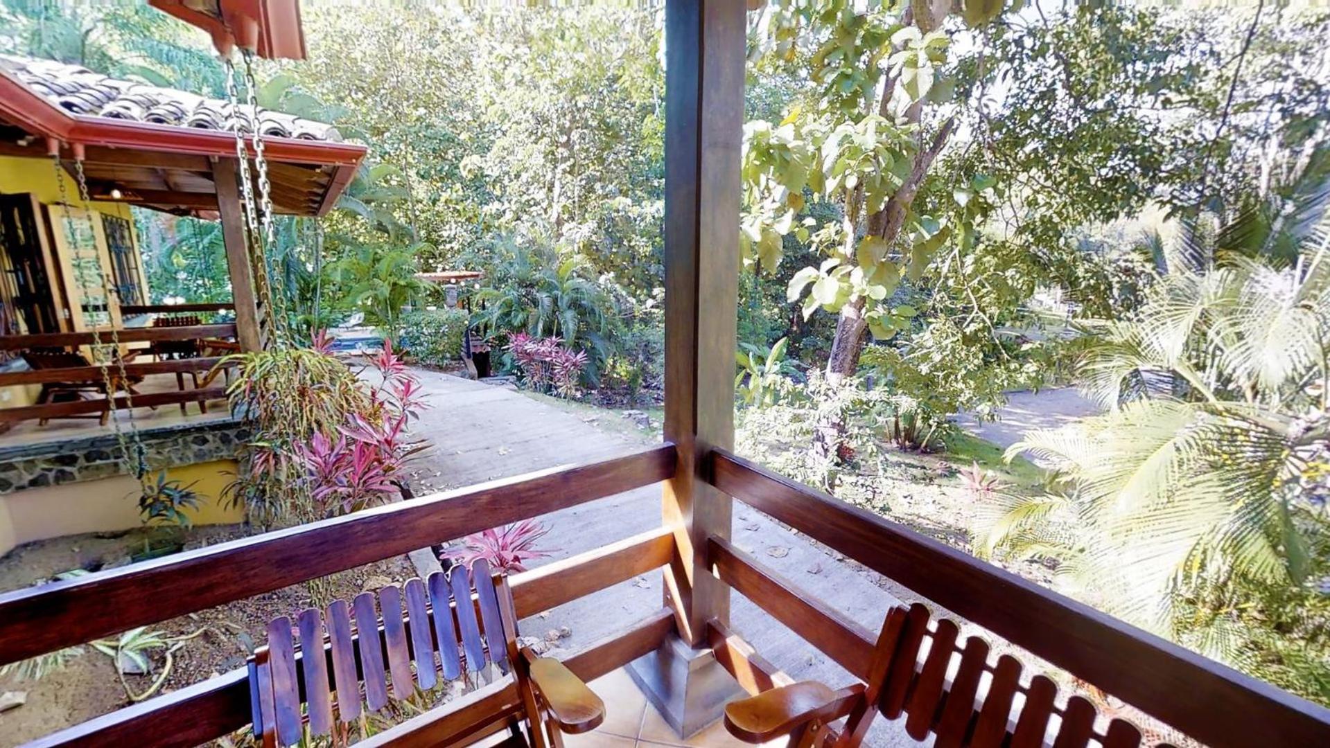 Quinta Teca with two pools near Playa Hermosa beach