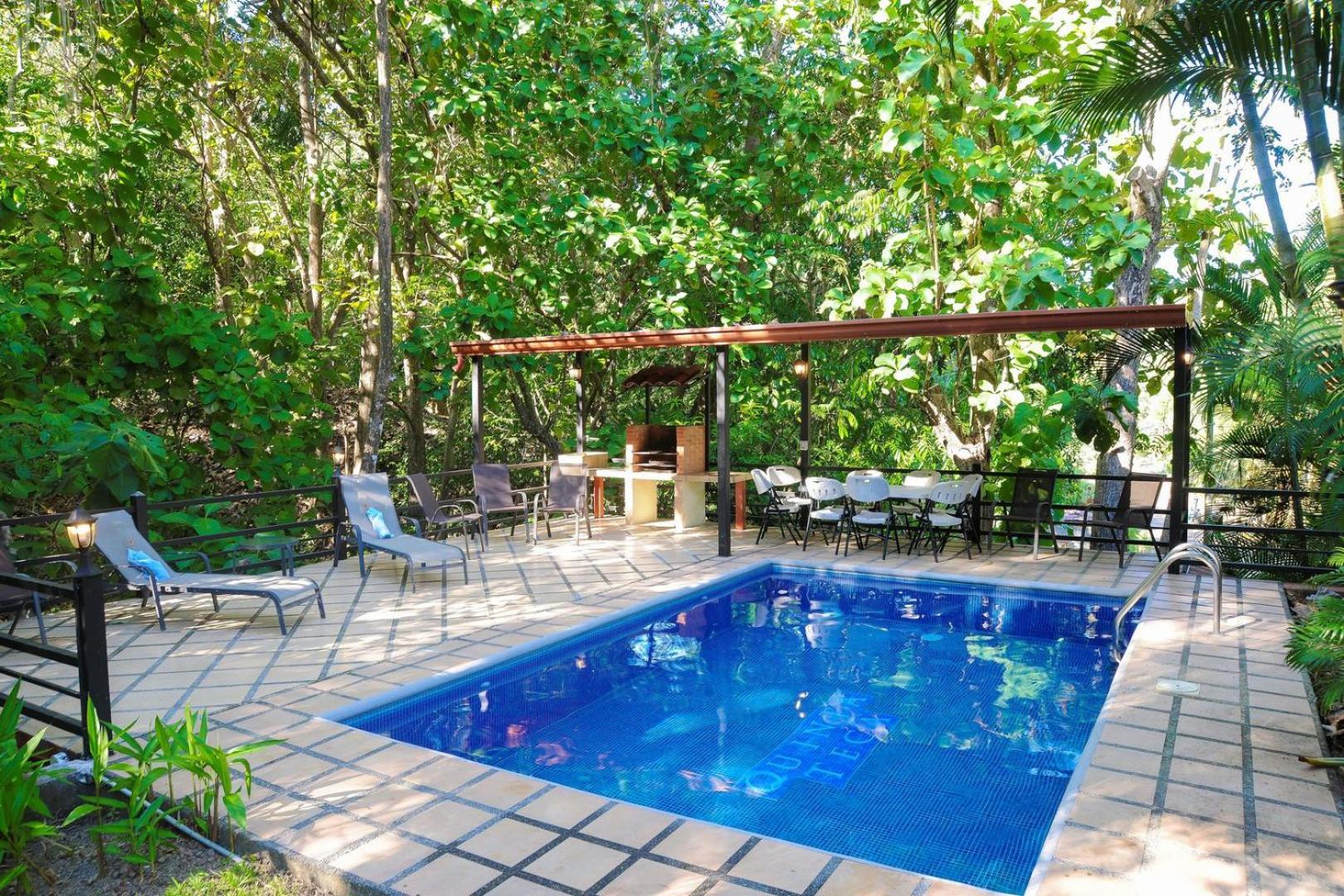 Quinta Teca with two pools near Playa Hermosa beach