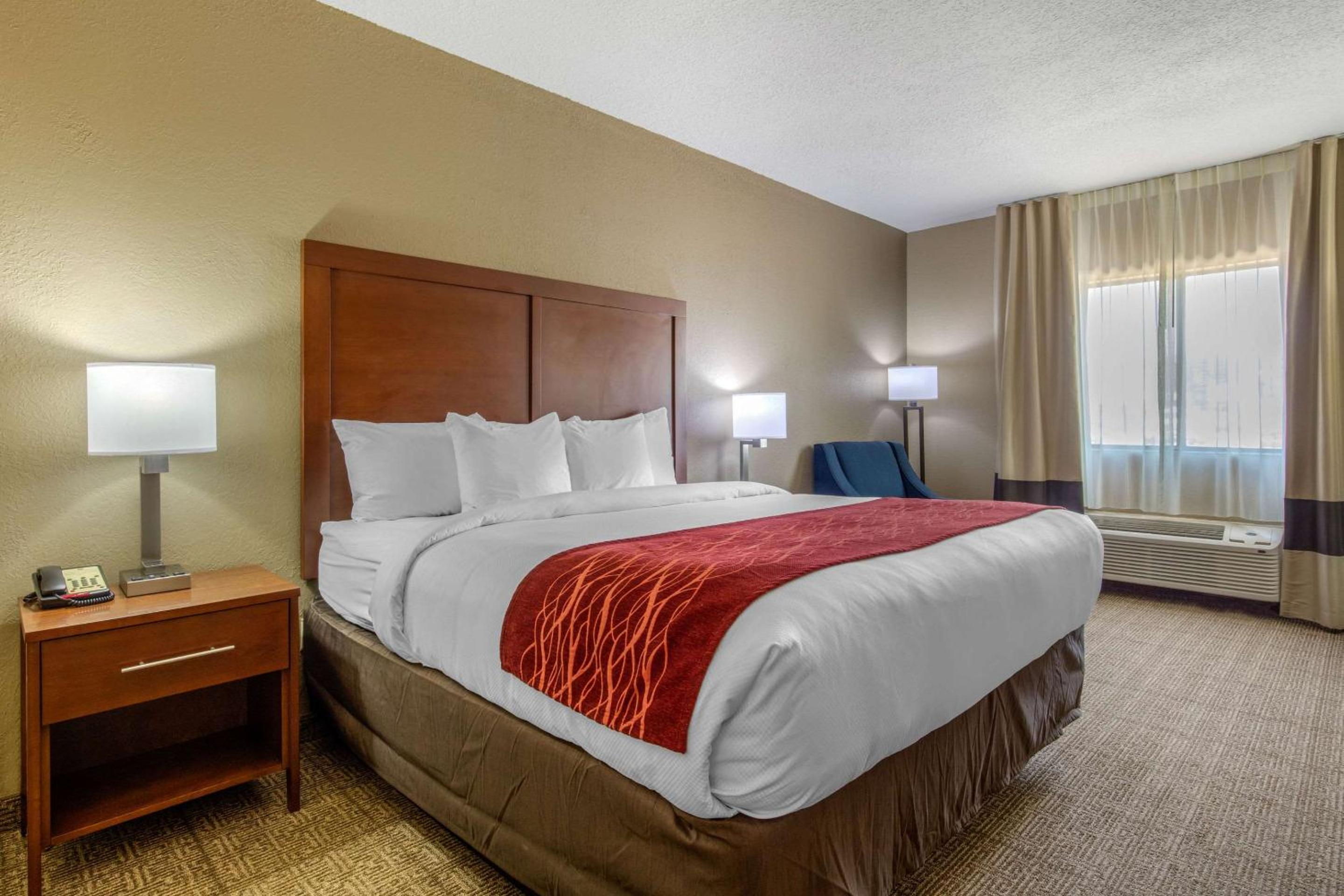 McComb Vacations - Comfort Inn  Suites - Property Image 20