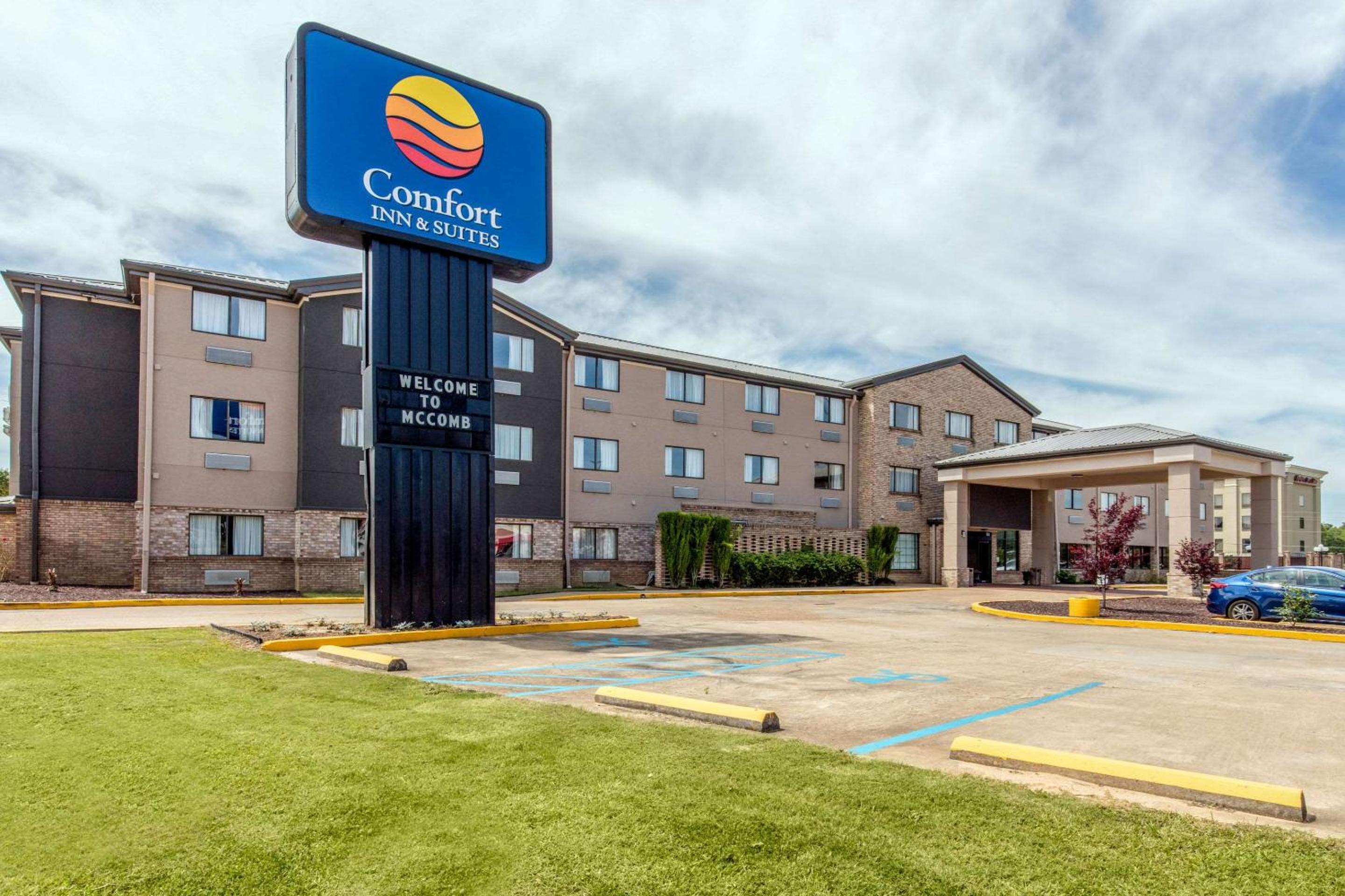 McComb Vacations - Comfort Inn  Suites - Property Image 1