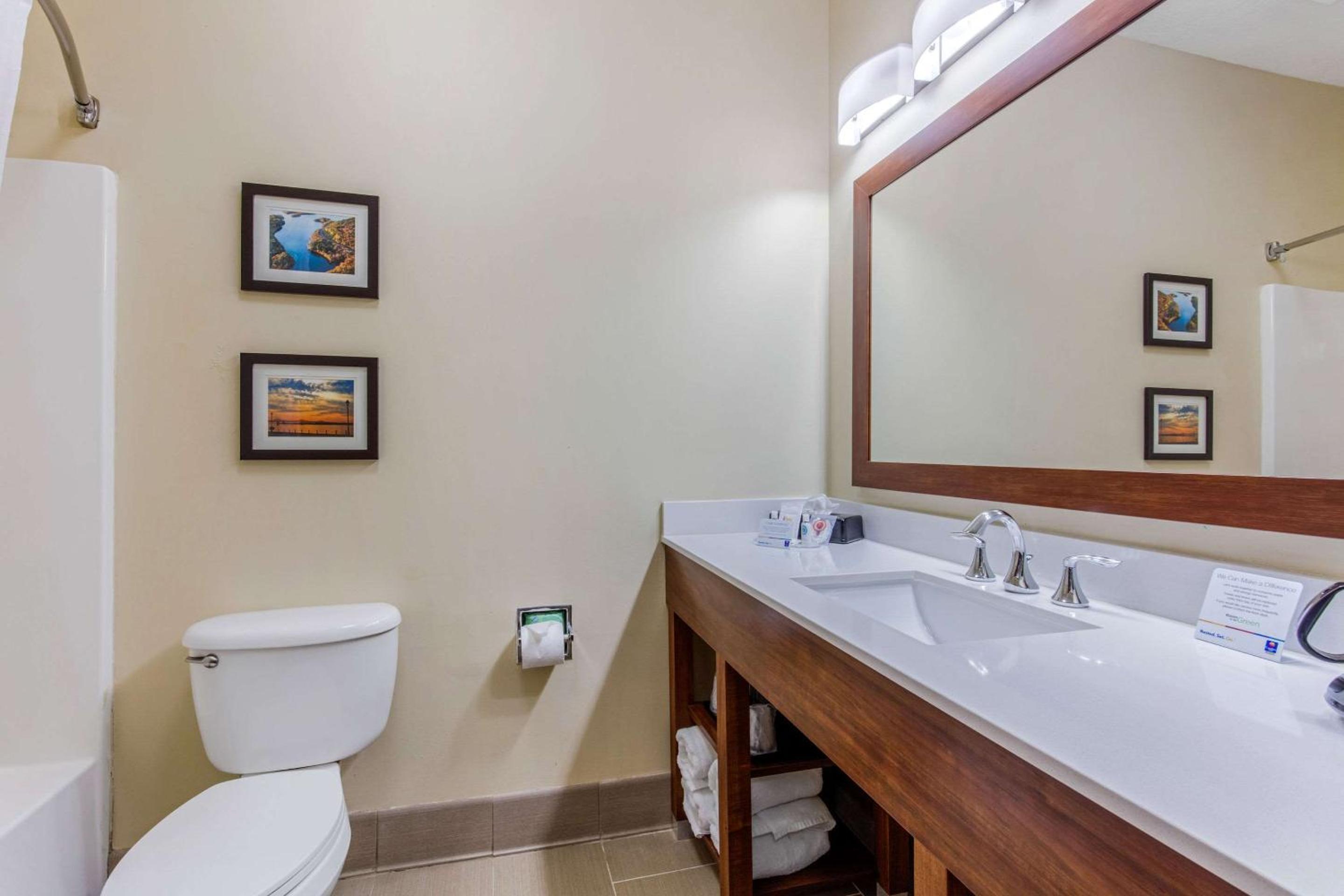McComb Vacations - Comfort Inn  Suites - Property Image 3