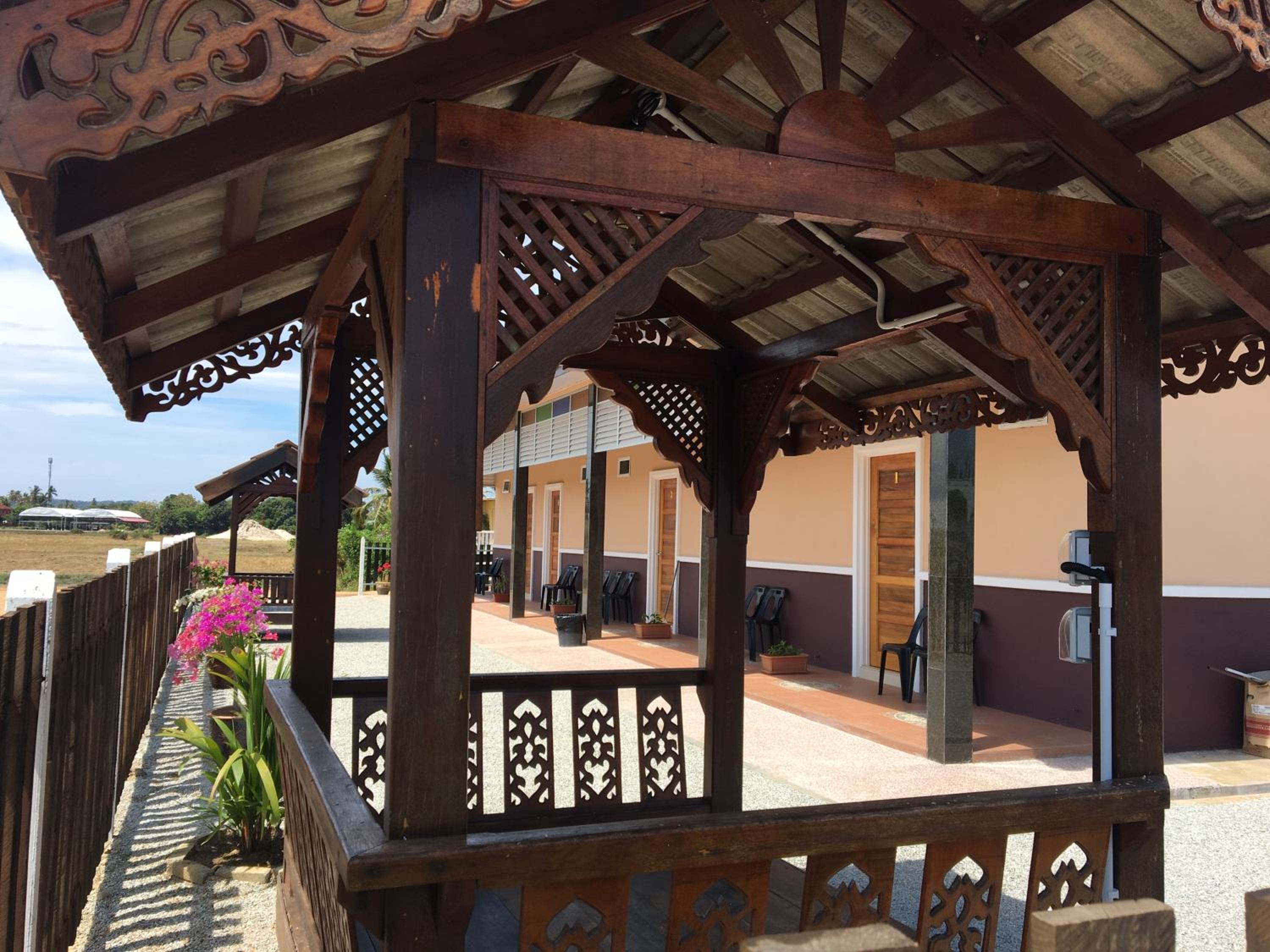 D’ Village Cottage