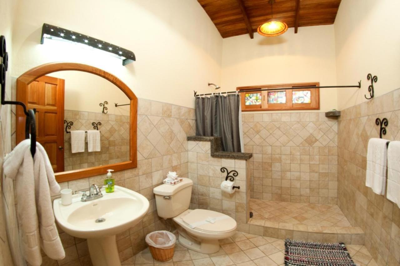 Quinta Teca with two pools near Playa Hermosa beach