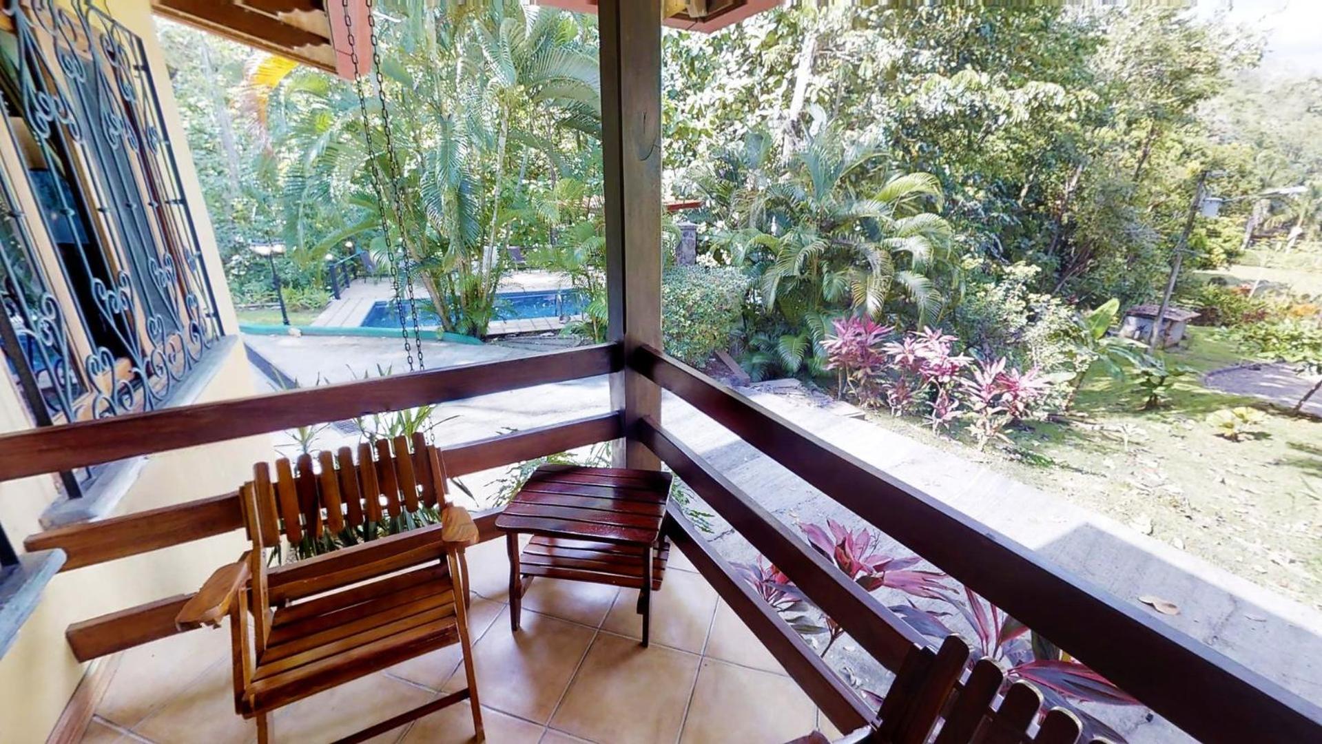 Quinta Teca with two pools near Playa Hermosa beach