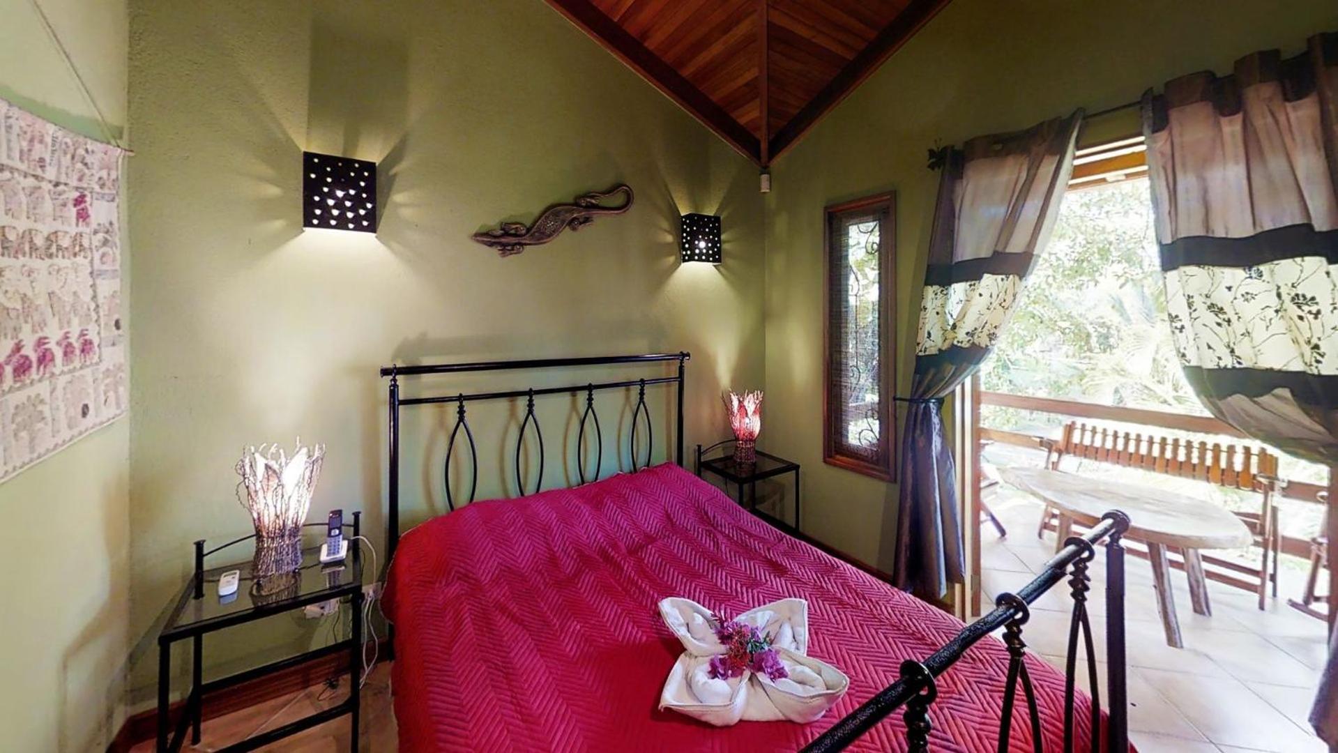 Quinta Teca with two pools near Playa Hermosa beach
