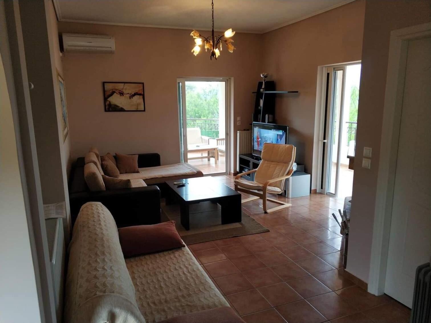 Relaxing Villa with Swimming Pool and Garden view 3