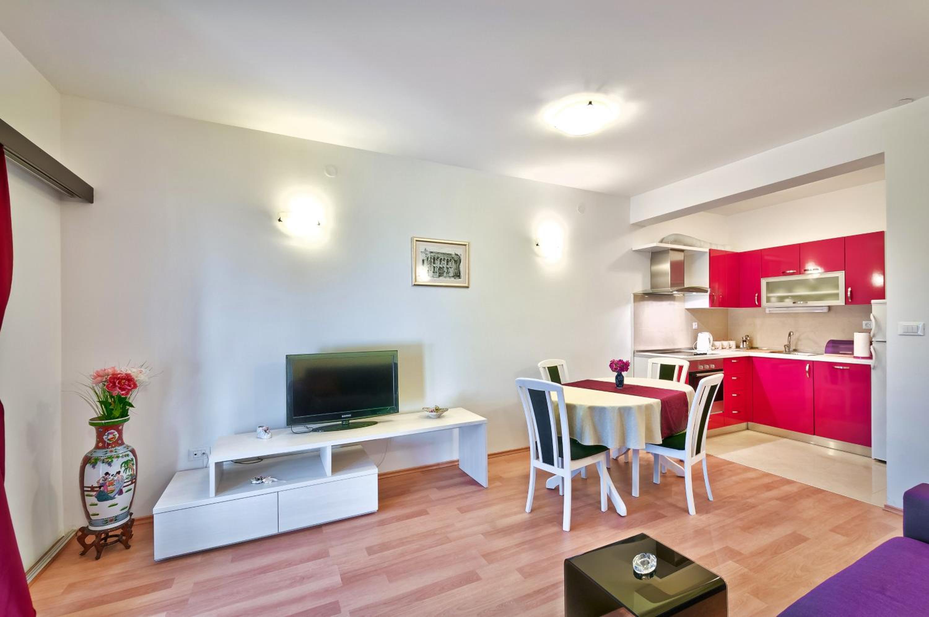 Apartments Žuvela