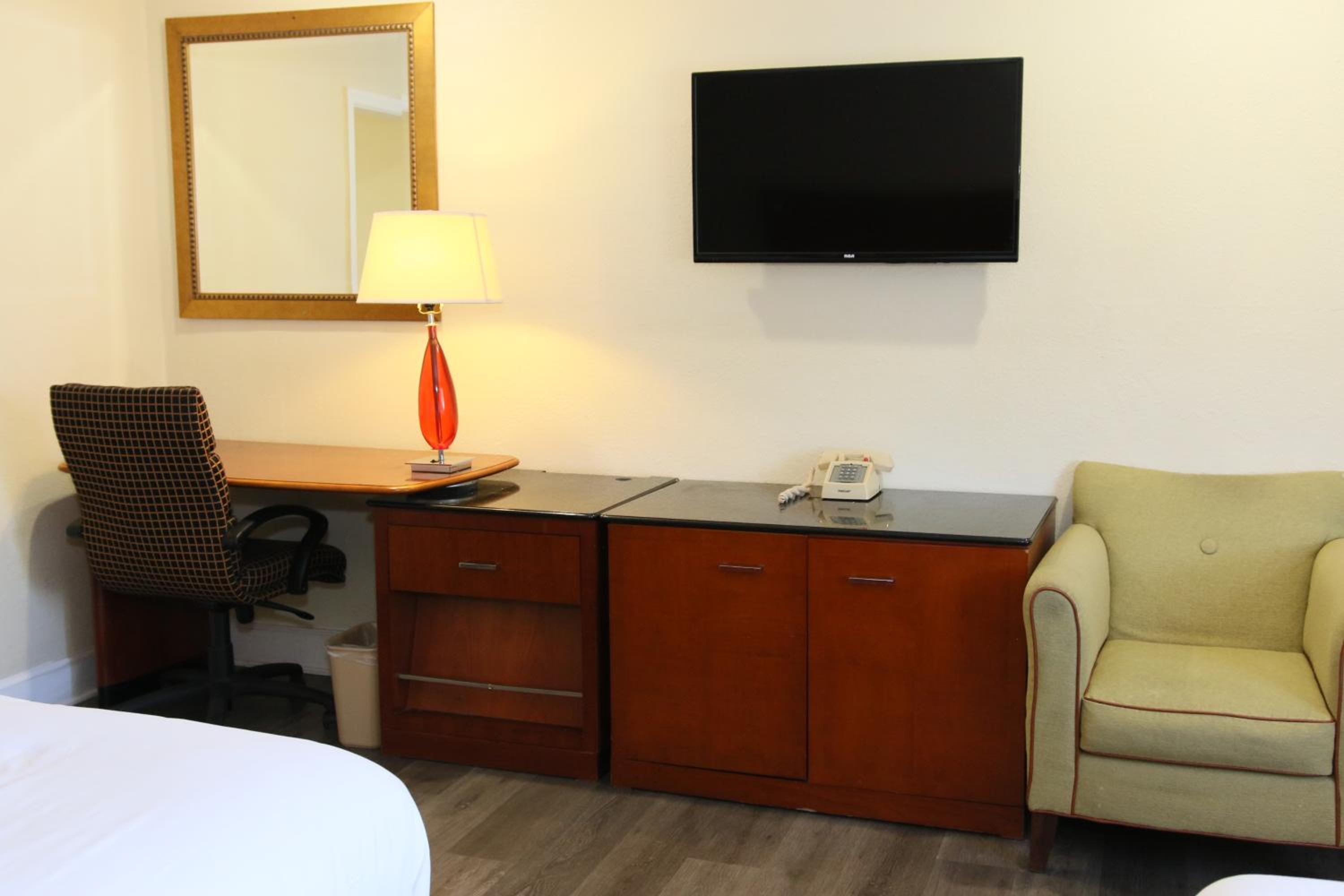 Town and Country Inn