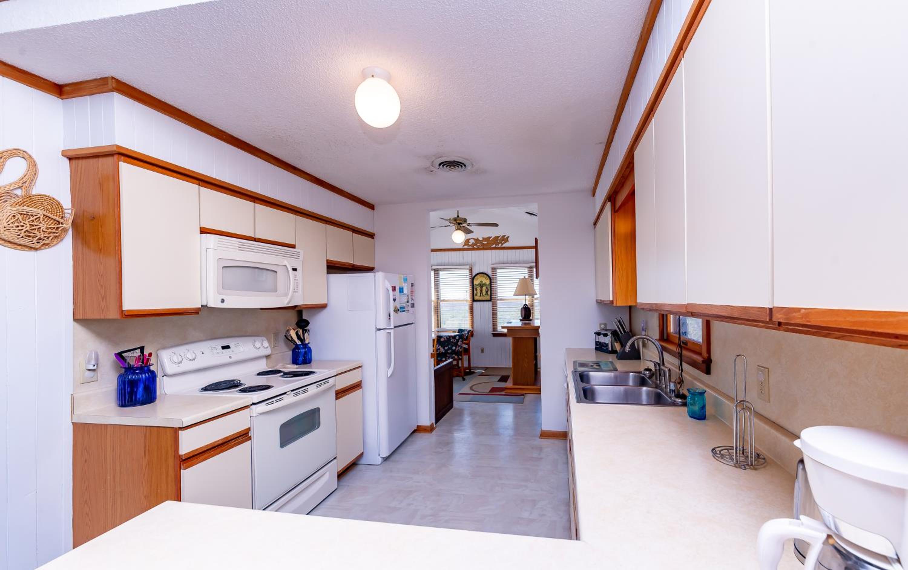 Simply Perfect - S Nags Head MP 19.5, 120 Yds to Beach, Ocean View, Community Pool, Tennis, Sunrises, Sunsets