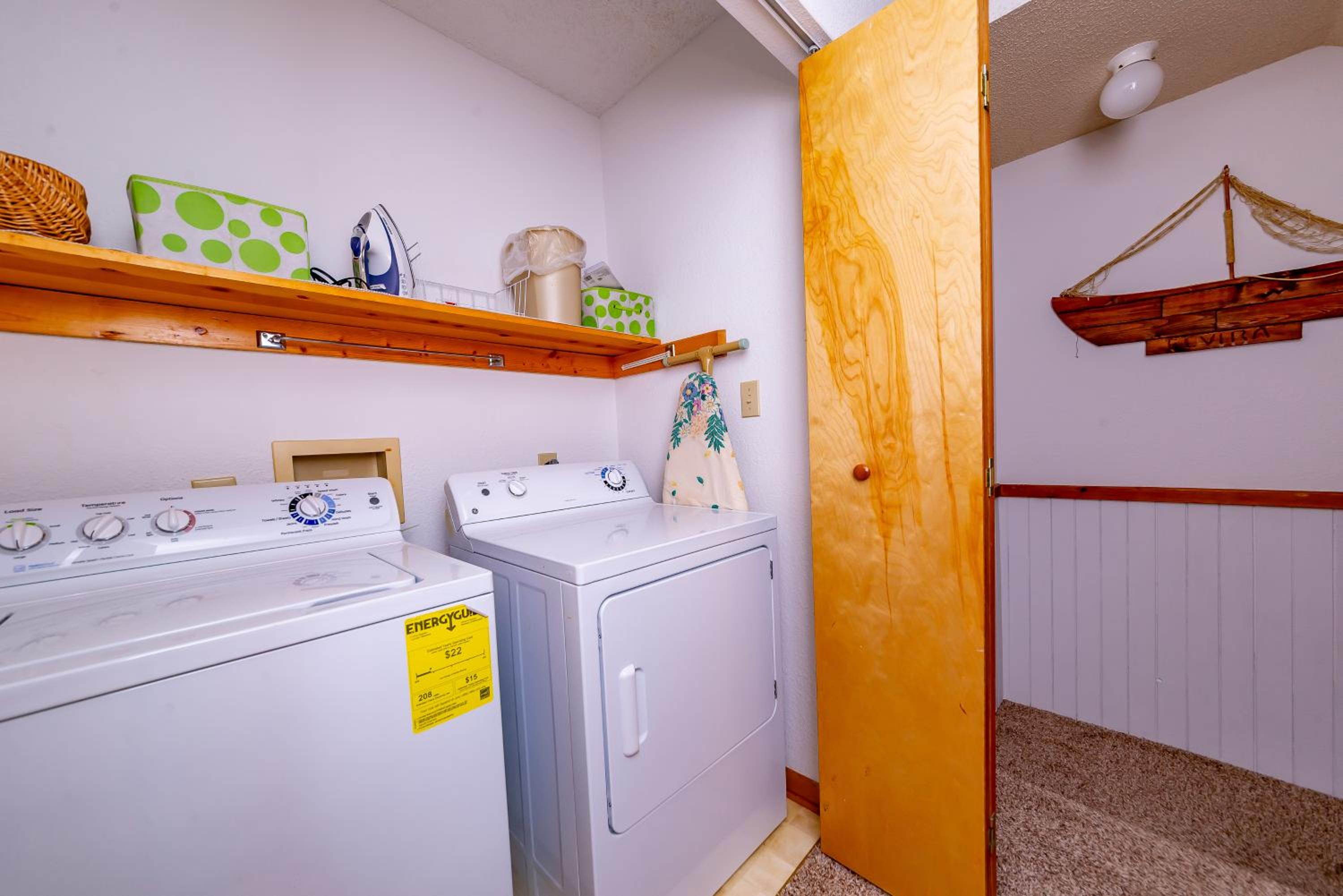 Simply Perfect - S Nags Head MP 19.5, 120 Yds to Beach, Ocean View, Community Pool, Tennis, Sunrises, Sunsets
